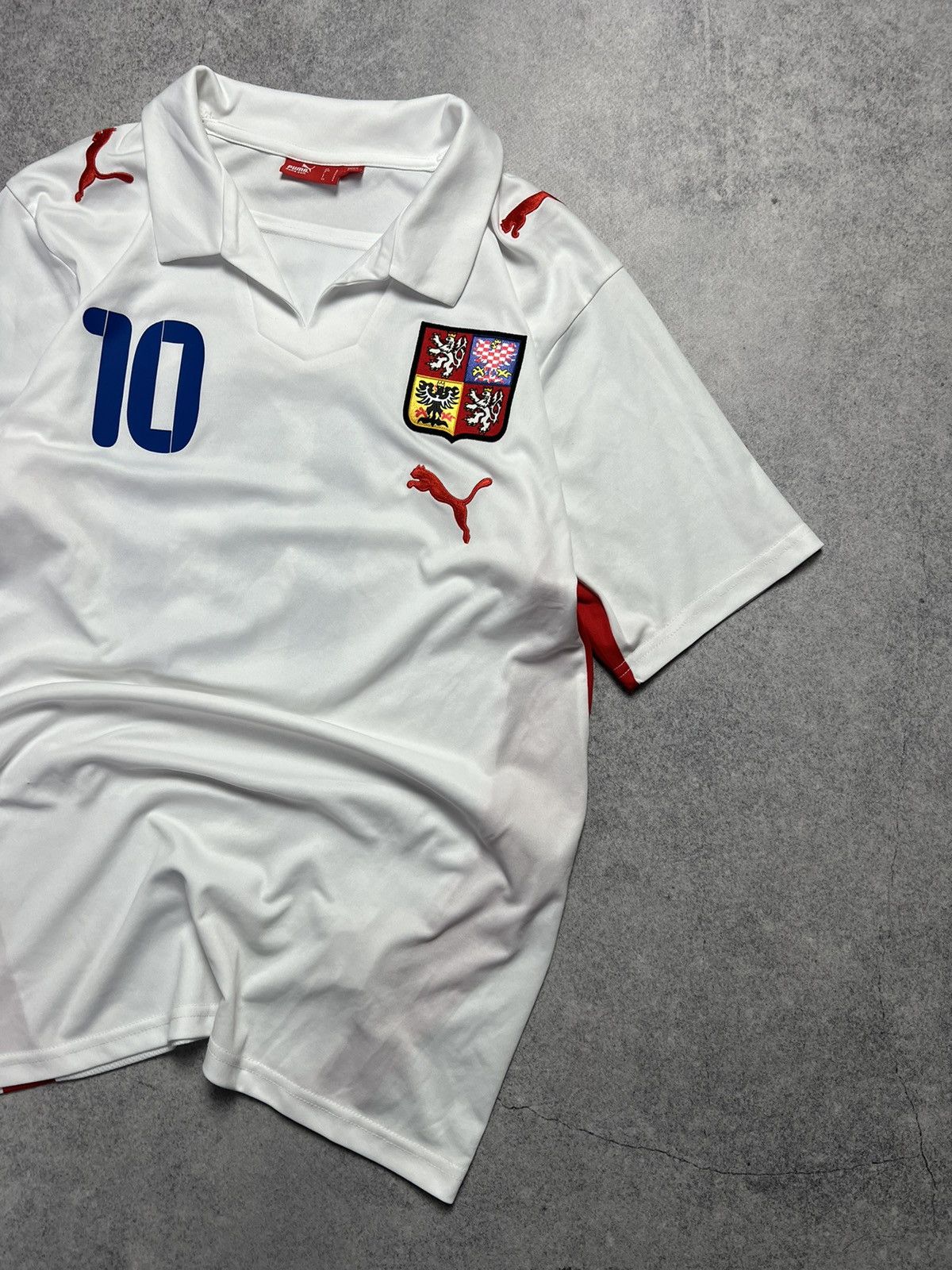 Puma Vintage Puma Czech Republic 2008 Football Blockcore Jersey Size US S / EU 44-46 / 1 - 3 Thumbnail