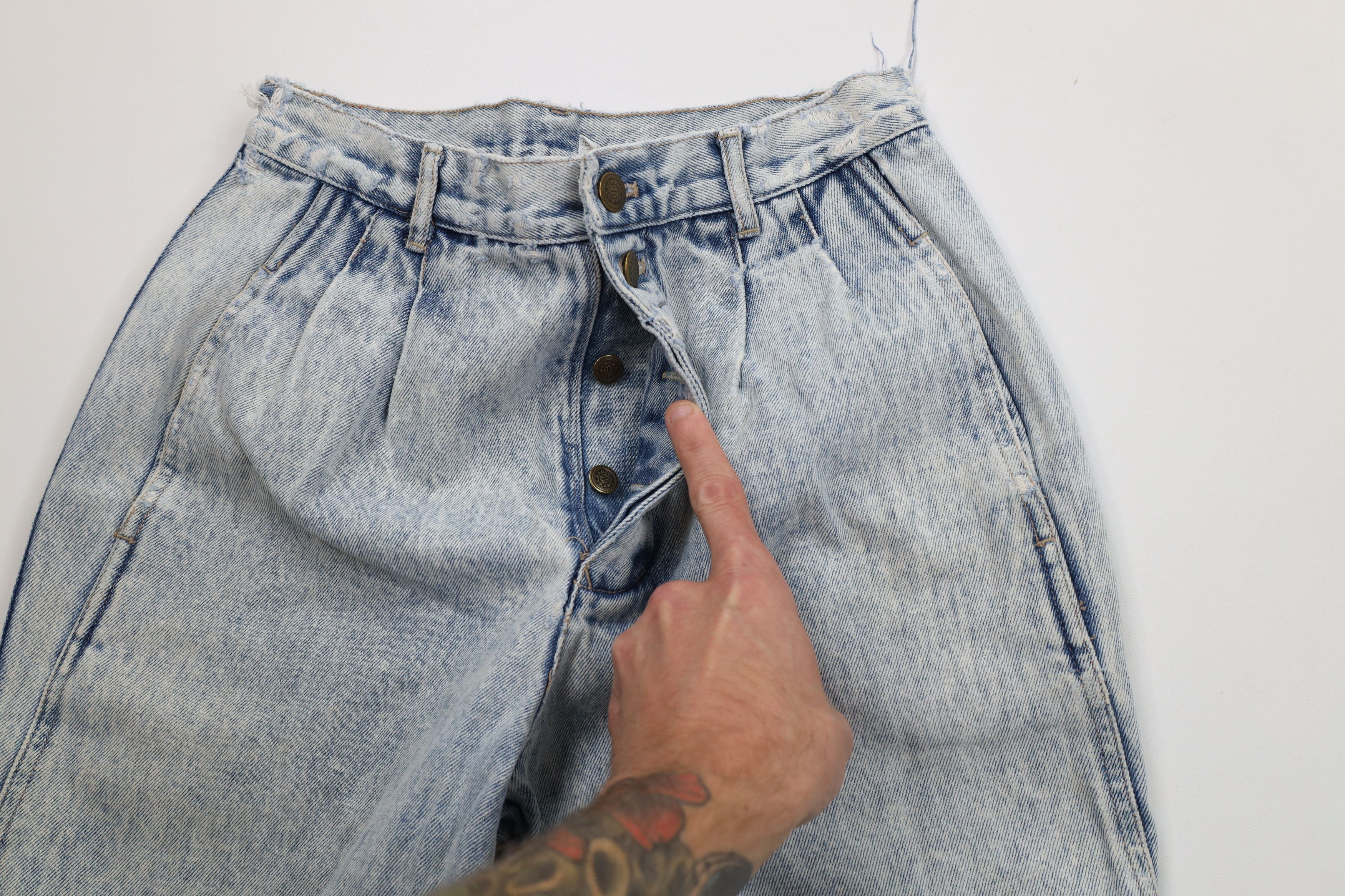 Vintage Vintage 90s Streetwear Acid Wash Pleated Tapered Jeans Size 32" / US 10 / IT 46 - 8 Thumbnail