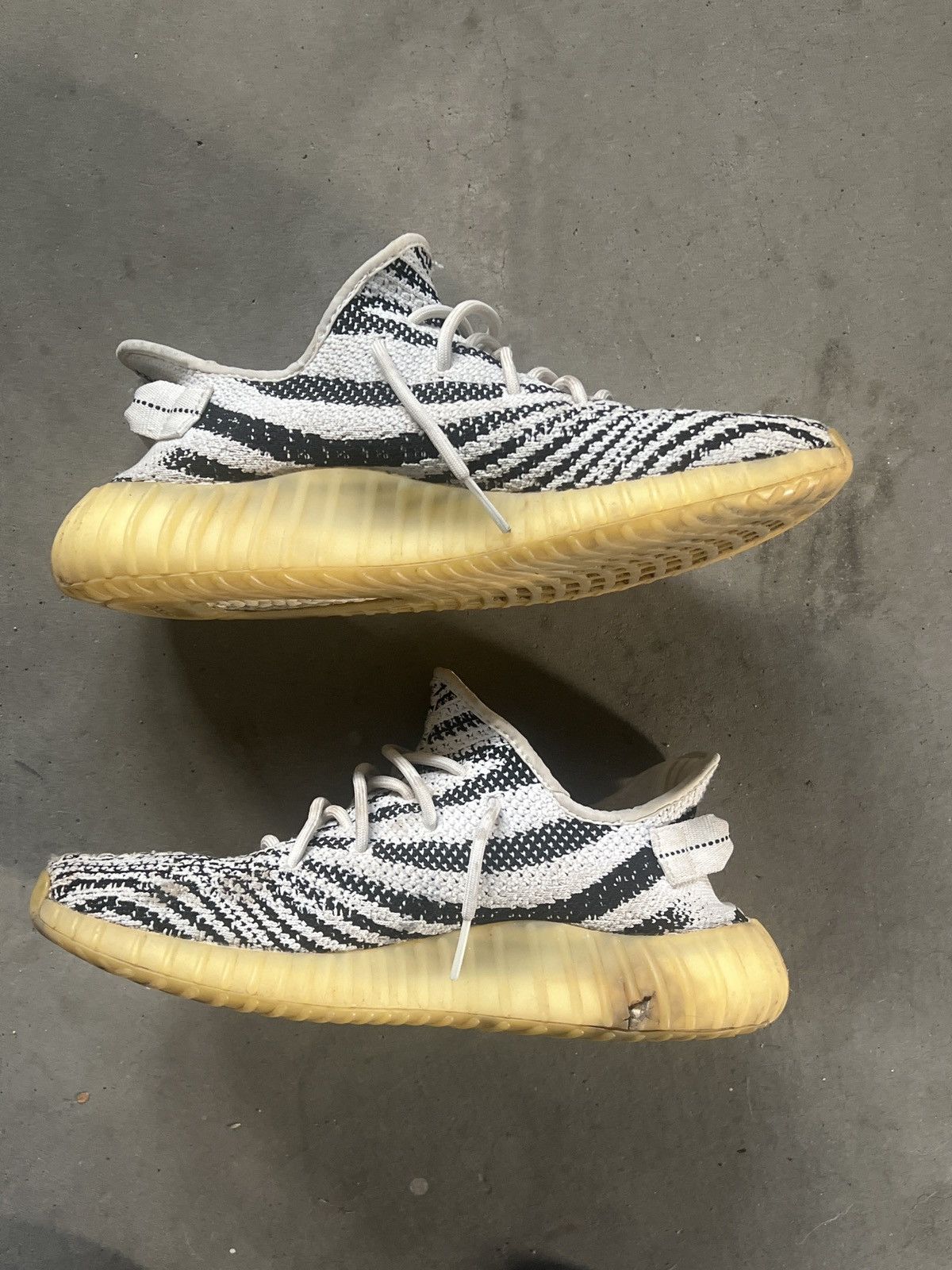 Yeezy Adidas Yeezy Boost 350V2 Zebra Size US 10.5 / EU 43-44 - 2 Thumbnail