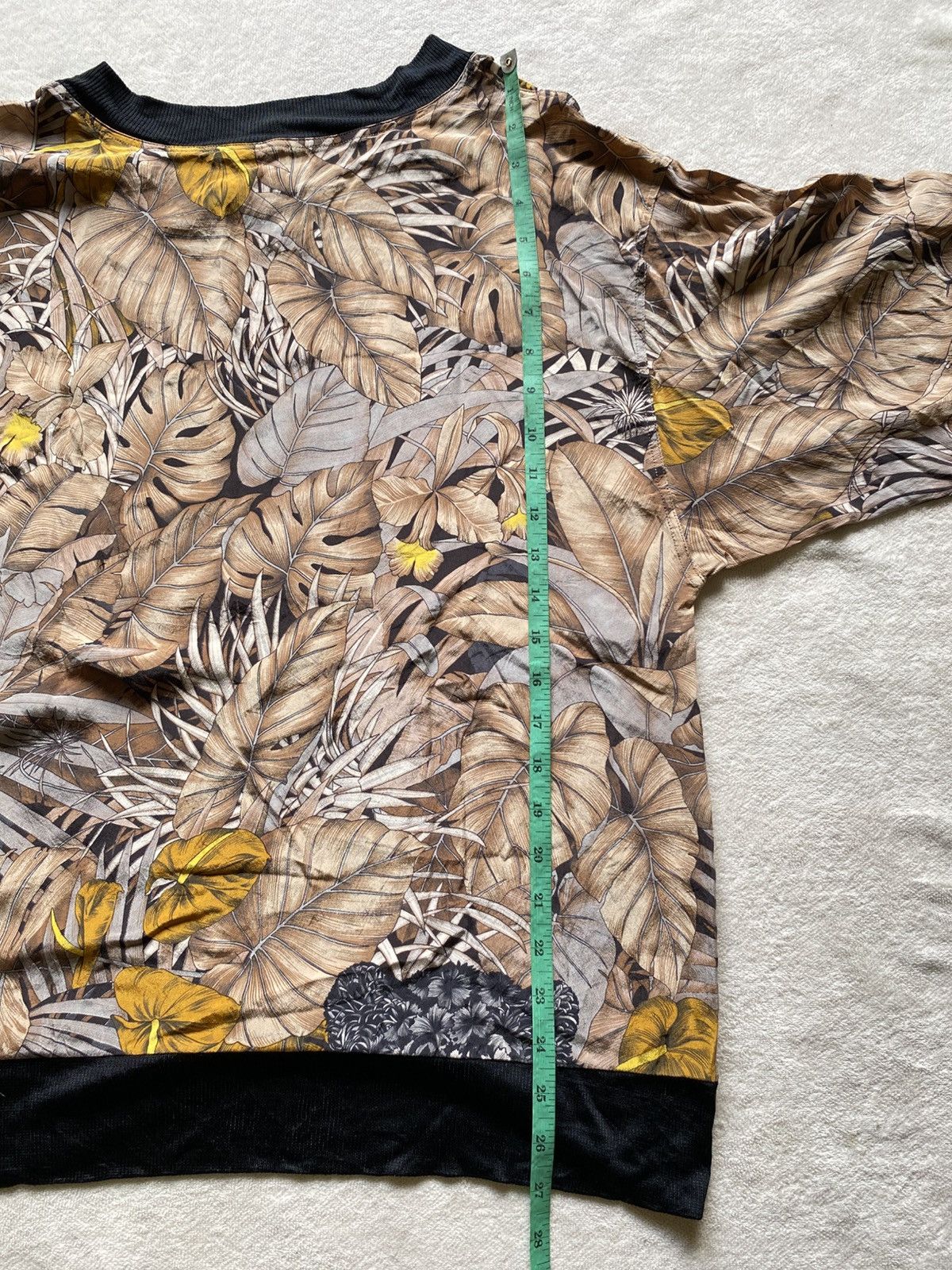 Salvatore Ferragamo Vintage Salvatore Ferragamo Silk Over Tiger Print Size US L / EU 52-54 / 3 - 16 Thumbnail