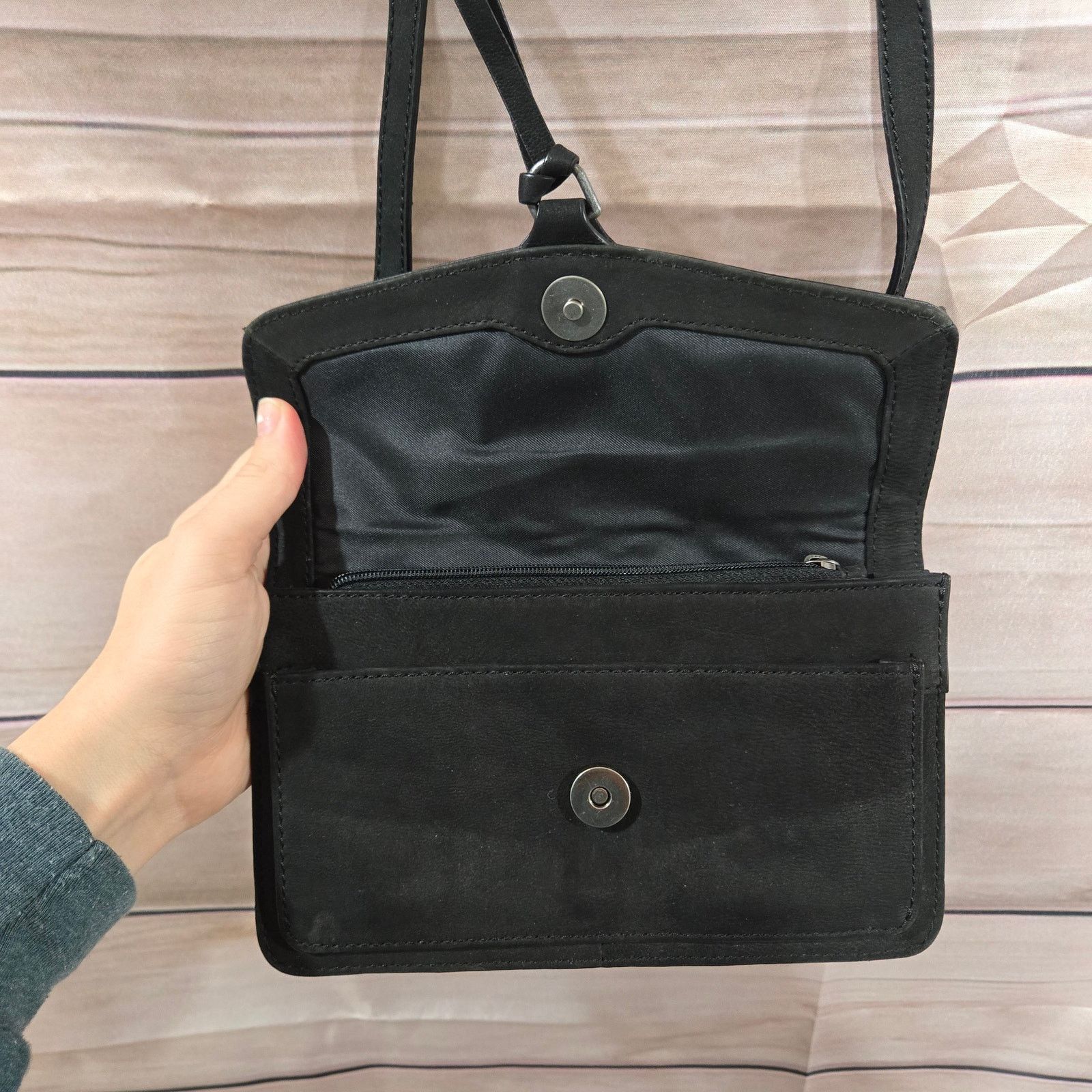 Lucky Brand Lucky Brand Black Leather Studded Crossbody Purse Size ONE SIZE - 6 Thumbnail