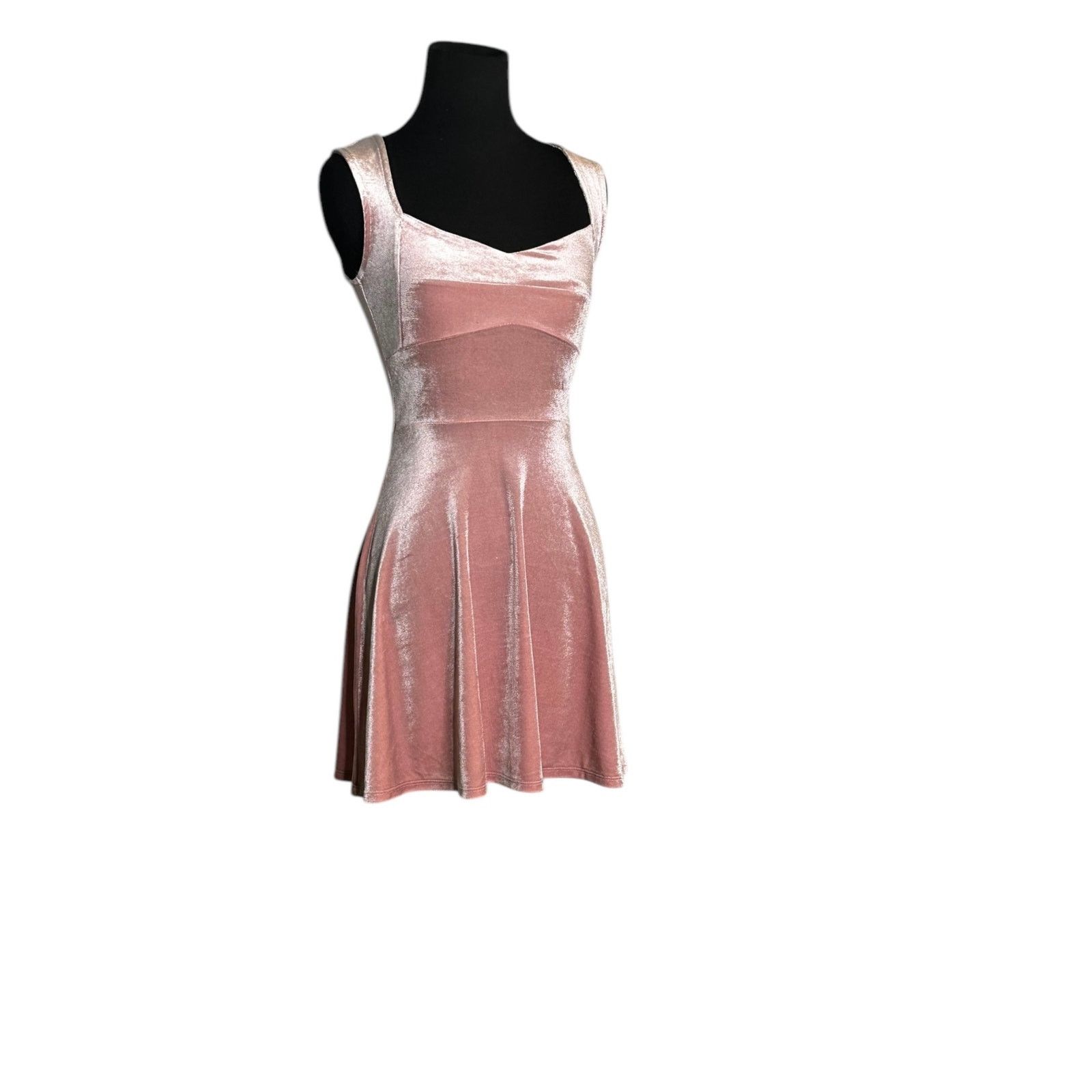 Forever 21 Forever 21 pink velvet fit and flare mini dress size Small Size S / US 4 / IT 40 - 8 Thumbnail