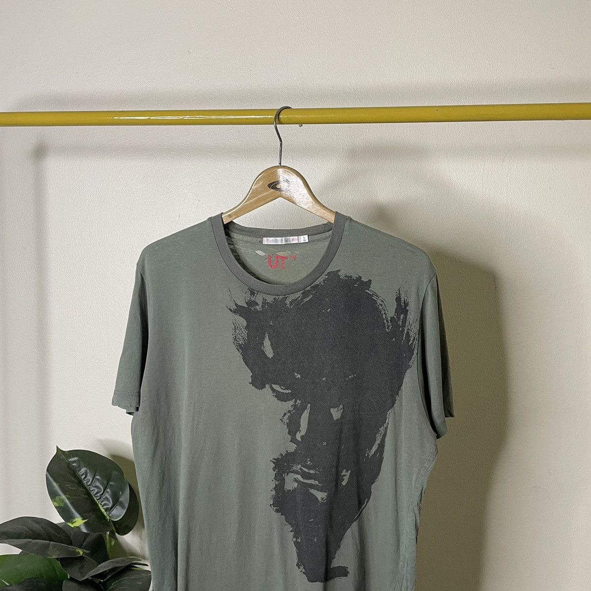 Vintage UT Uniqlo 10th Anniversary Takehiko Inoue Manga Artist Tee Size US L / EU 52-54 / 3 - 2 Thumbnail