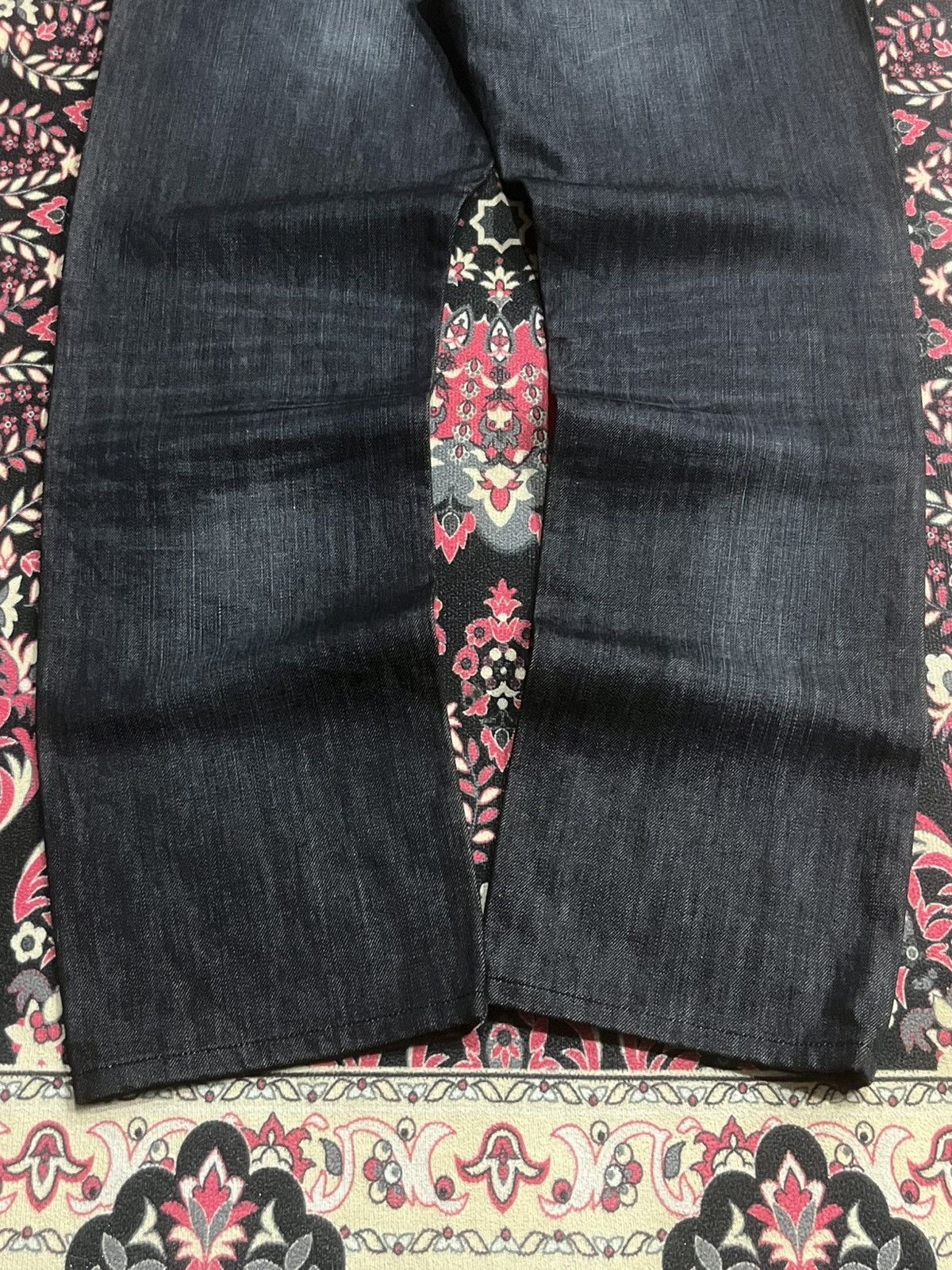 Uniqlo Vintage Uniqlo UJ Dark Washed Distressed Straight Leg Jeans Size US 33 - 9 Thumbnail