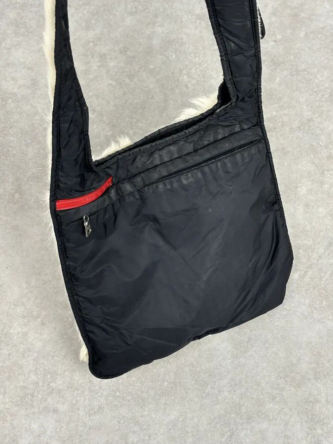 Prada AW1999 Prada Black Nylon Fur-Trimmed Shoulder Bag Size ONE SIZE - 5 Thumbnail