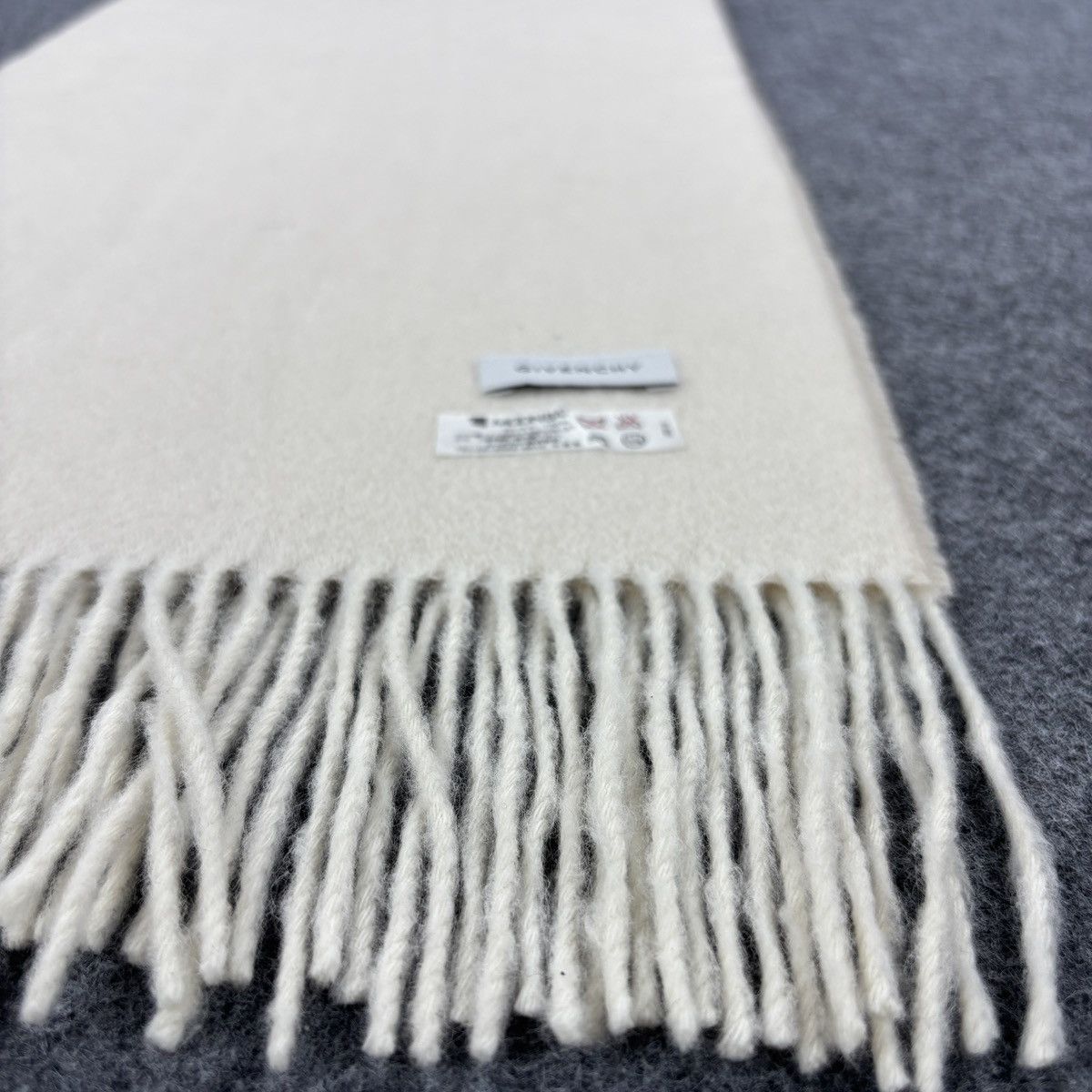 Givenchy Givenchy Scarf # D745 # Muffler # Neckwear Size ONE SIZE - 8 Thumbnail