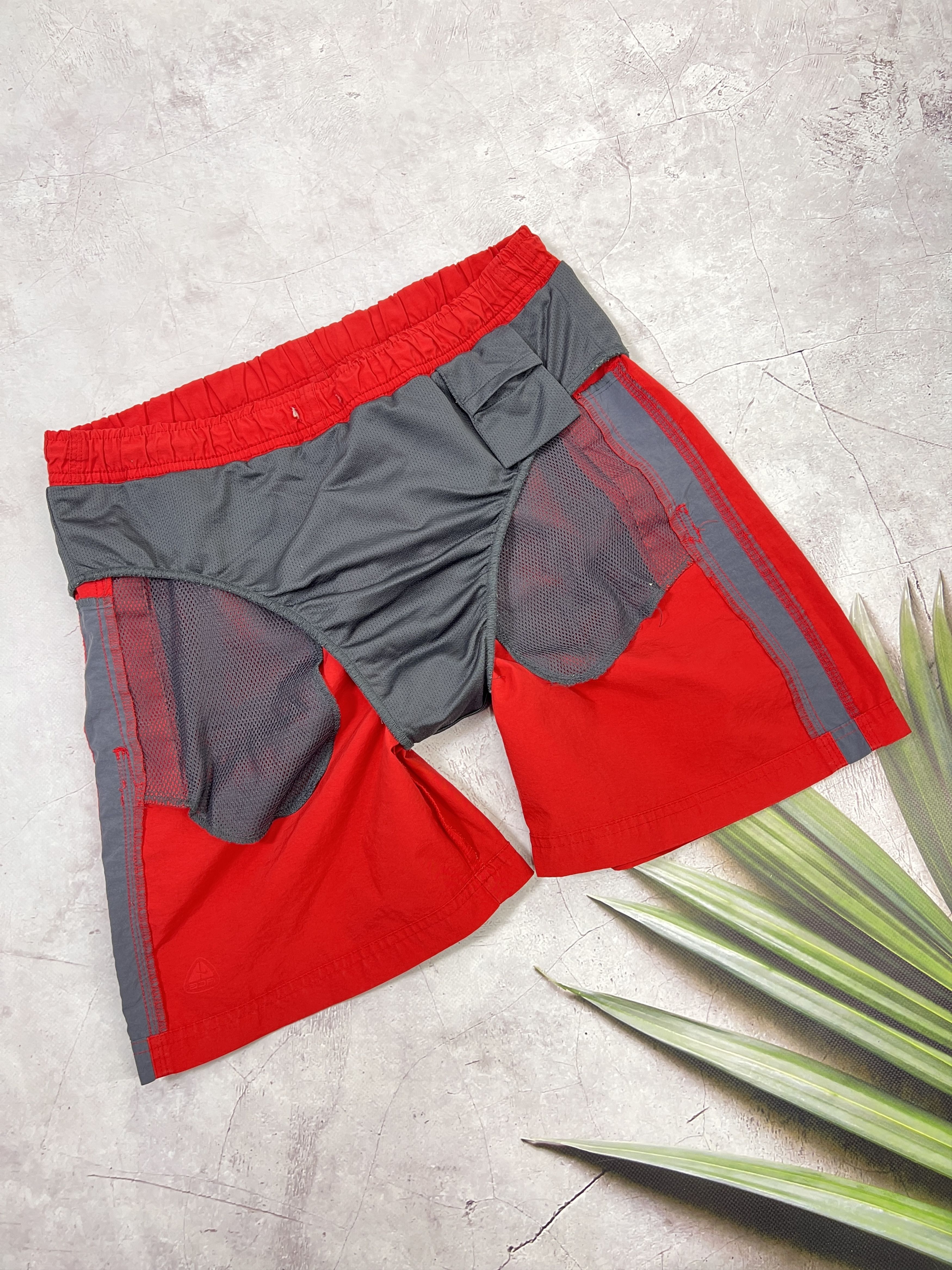 Nike × Nike ACG × Vintage Vintage Nike ACG Shorts Swim Trunks Size US 30 / EU 46 - 7 Thumbnail