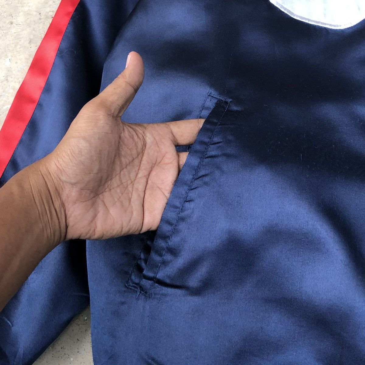 Avirex Vintage Avirex USA Signature Spell Out Satin Varsity Jacket Size US XL / EU 56 / 4 - 6 Thumbnail