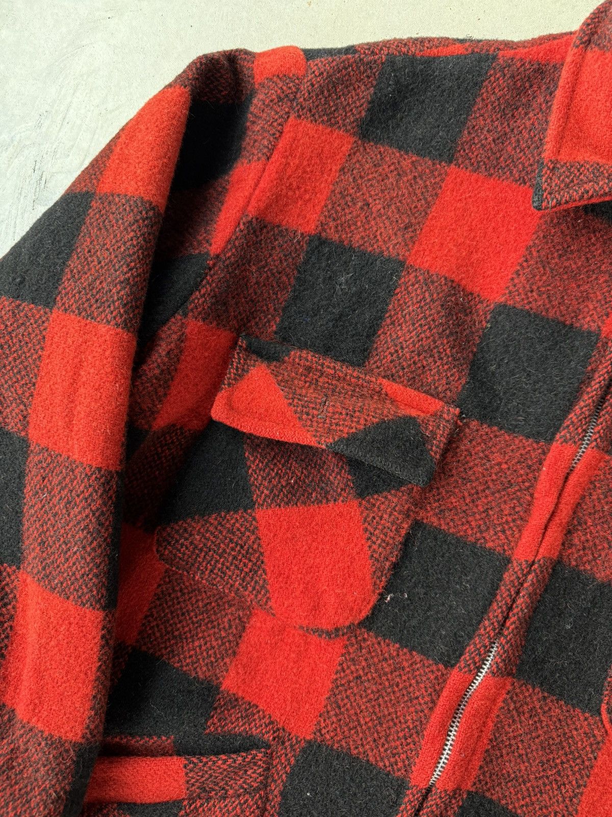 Vintage Vintage 1940s Red Buffalo Plaid Wool Mackinaw Hunting Jacket Size US L / EU 52-54 / 3 - 9 Thumbnail