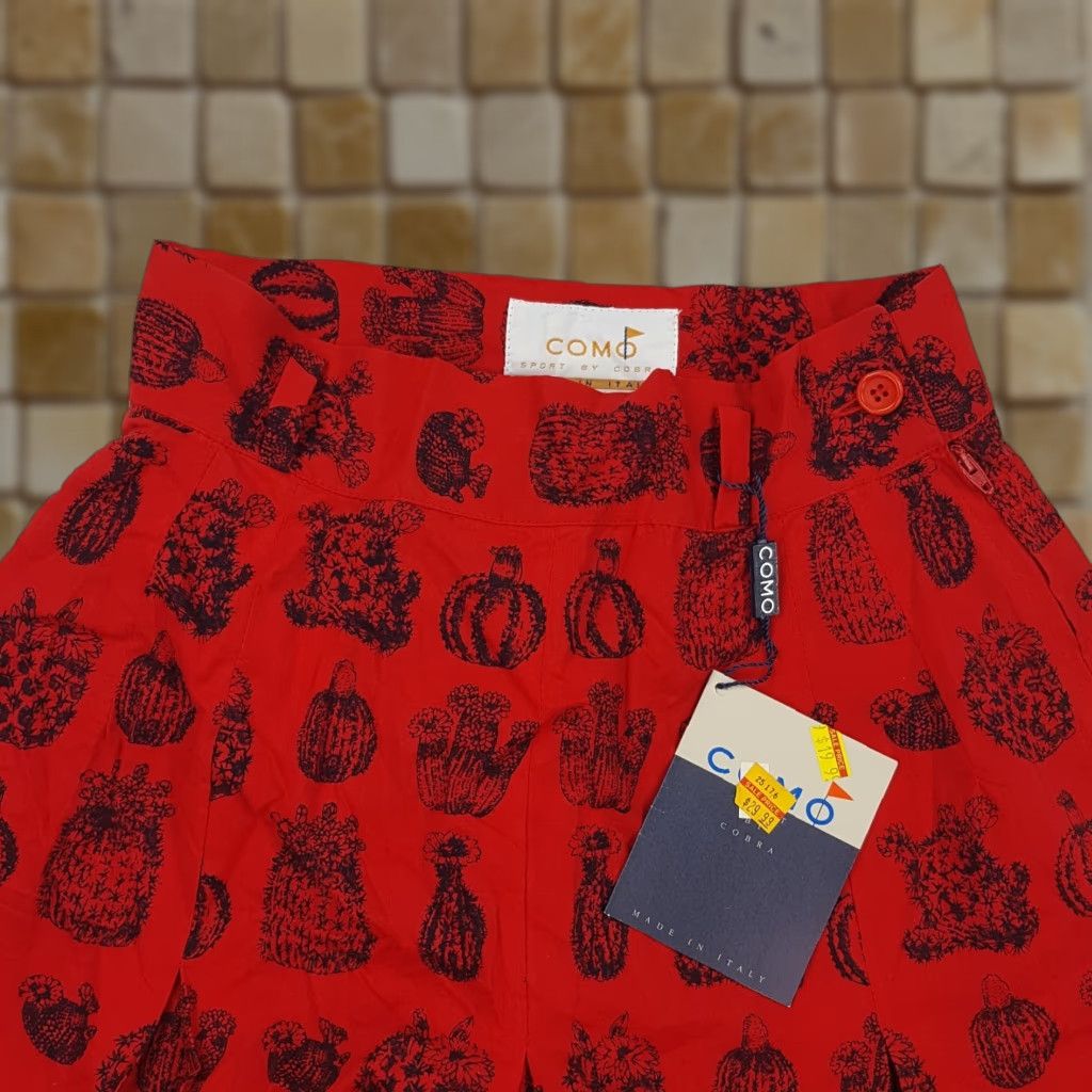 Vintage VINTAGE Como Golf Red Cactus Print Paperbag Shorts Womens Size 4 Outdoor Relaxed Size 27" / US 4 / IT 40 - 1 Thumbnail