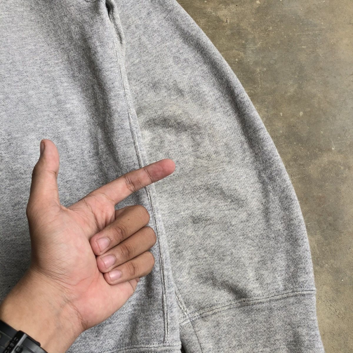 Comme des Garcons PLAY 🇯🇵AD 2017 Comme Des Garcons Play Small Hearts Ziphoodie Grey Size US L / EU 52-54 / 3 - 14 Thumbnail