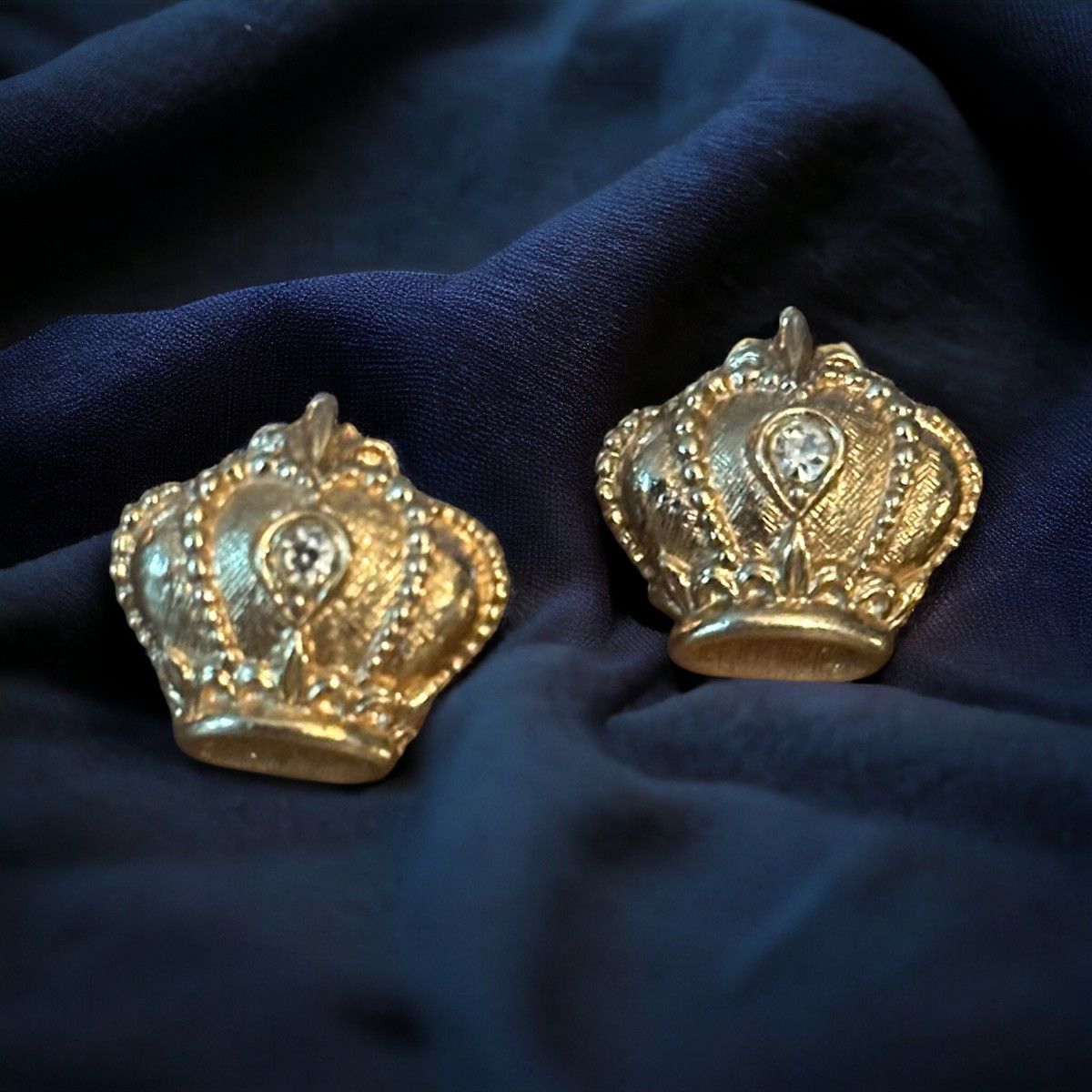 Other × Vintage Vintage Avon Regal Crown post earrings Size ONE SIZE - 1 Thumbnail