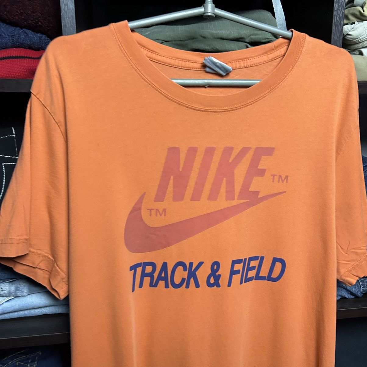 Nike Vintage Nike Streetwear big logo orange sport tee size L Size US L / EU 52-54 / 3 - 2 Thumbnail