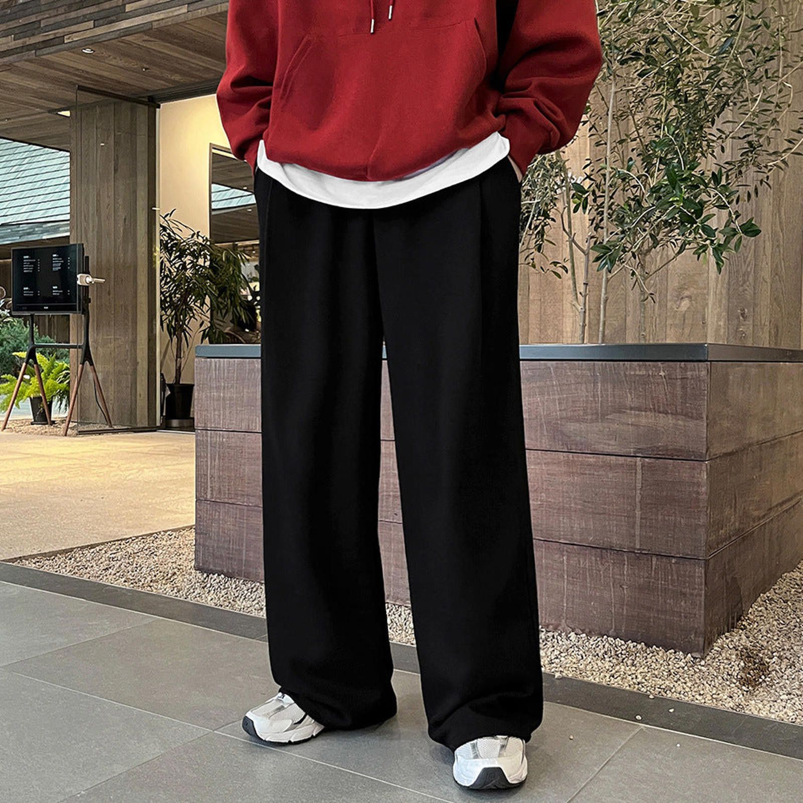 Vintage Black Wide Leg Casual Pants, Loose Fit Trousers Size US 32 / EU 48 - 1 Thumbnail