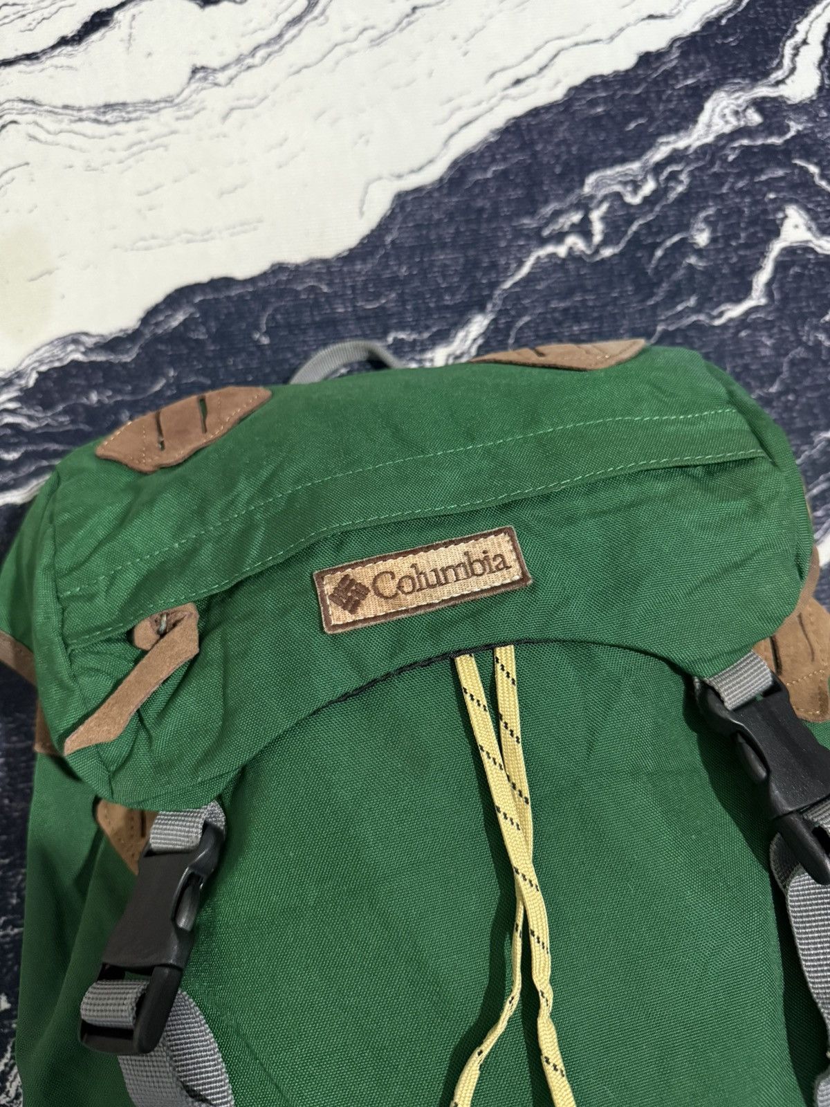 Columbia Vintage columbia nylon cow leather backpack Size ONE SIZE - 2 Thumbnail