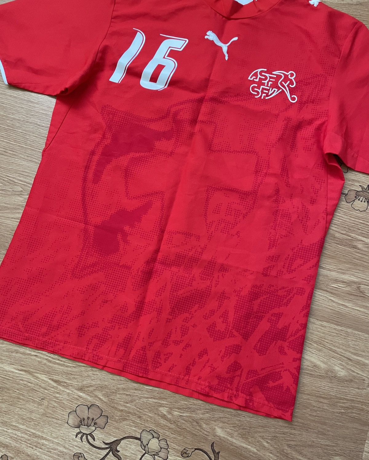 Puma Switzerland 2006-08 Barnetta #16 Home Football jersey shirt Size US M / EU 48-50 / 2 - 2 Thumbnail