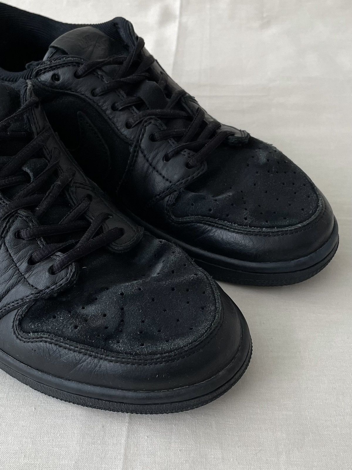 Jordan Brand Nike Air Jordan 1 Low Premium Tripple Black JP 919701-010 Size US 9 / EU 42 - 2 Thumbnail
