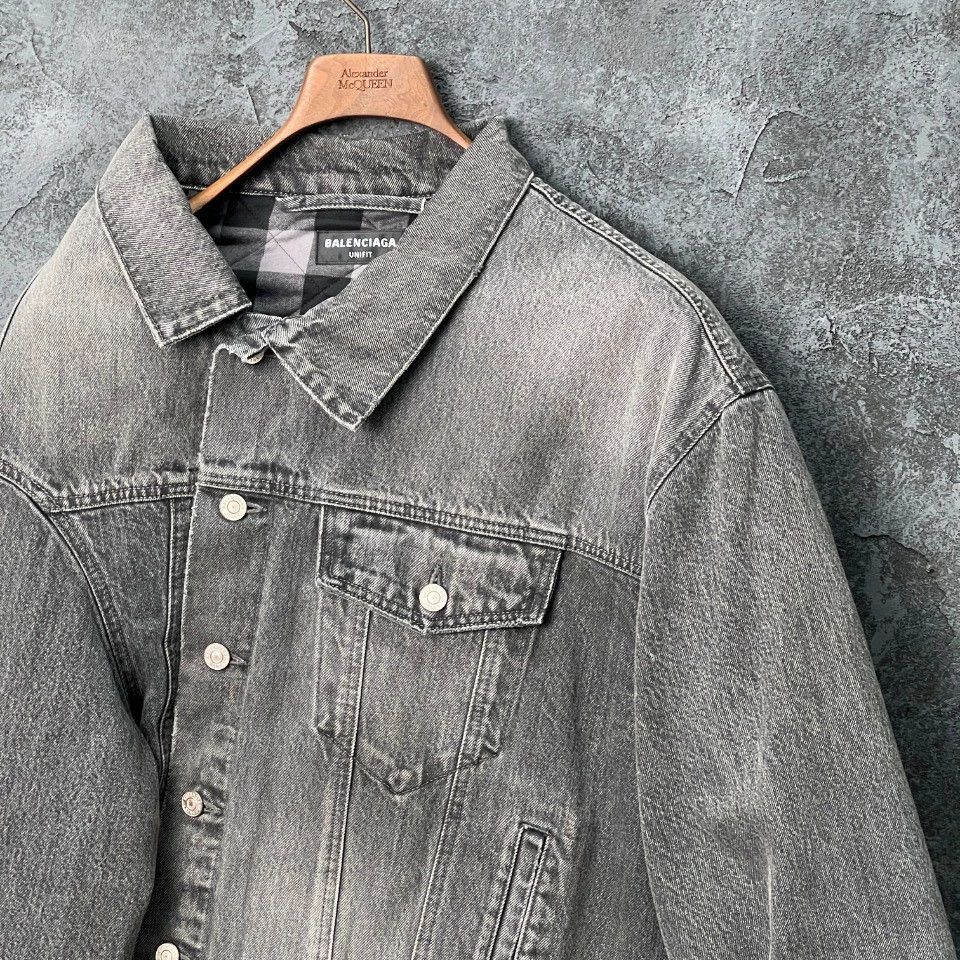Balenciaga BALENCIAGA / Balenciaga Multi-Button Design Denim Jacket Size S / US 4 / IT 40 - 6 Thumbnail