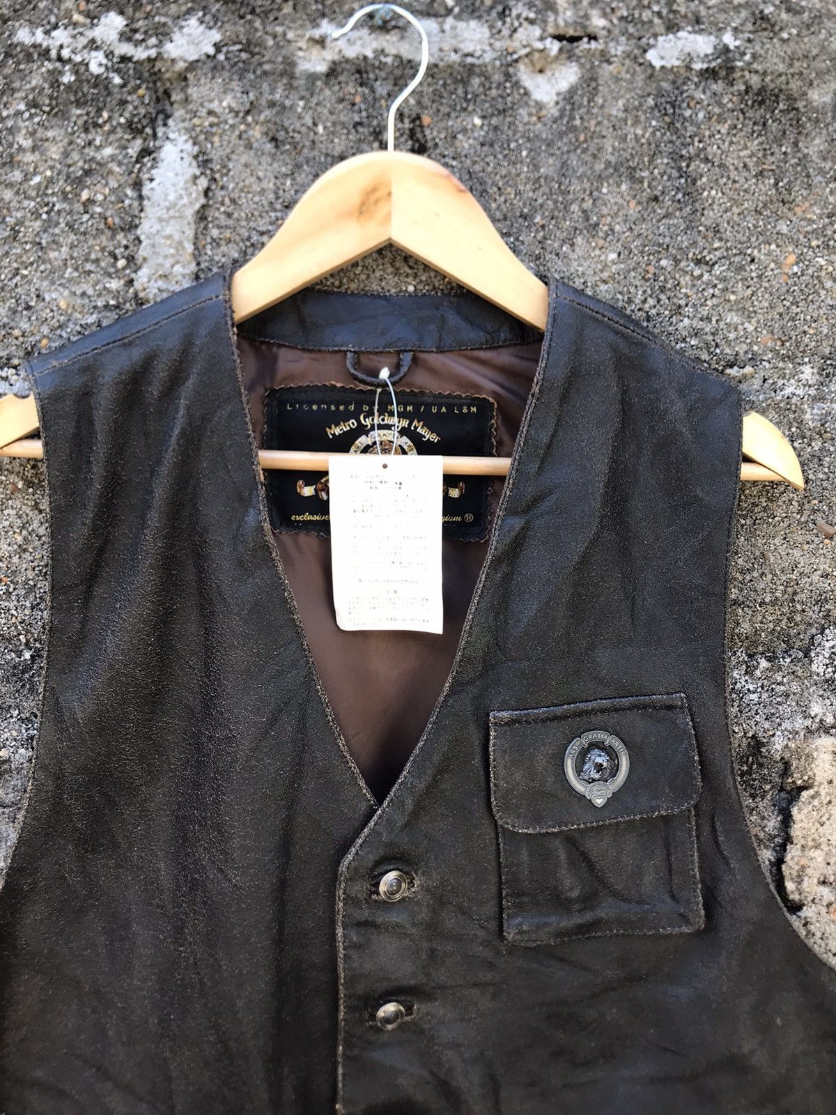 Leather × Universal Studios Vintage Metro Goldwyn Mayer Button Leather Vest Size US L / EU 52-54 / 3 - 5 Thumbnail