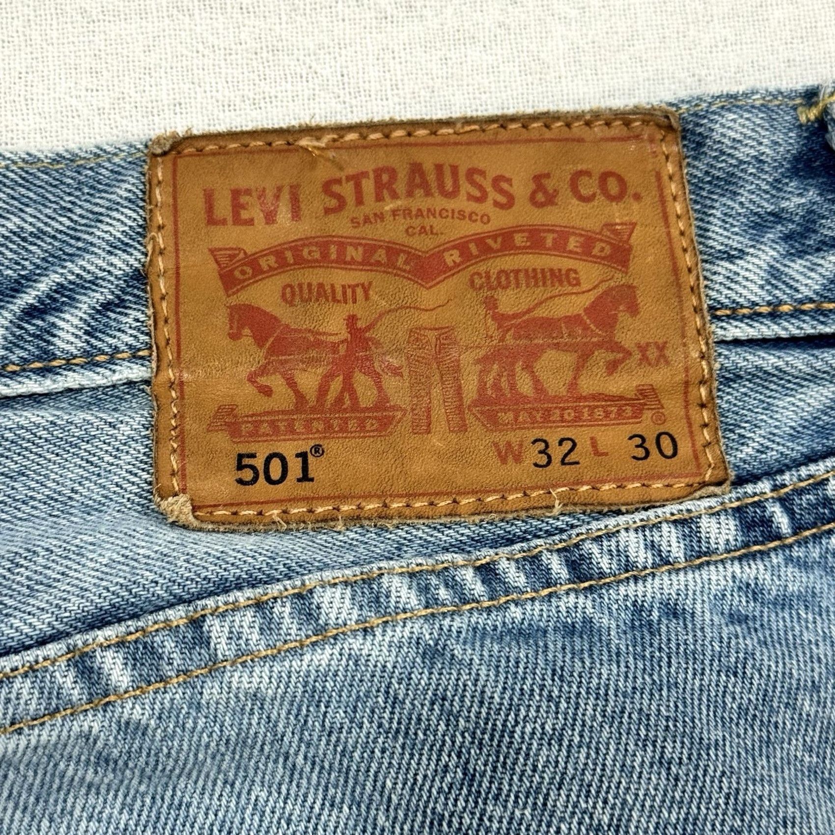 Levi's VINTAGE Levi’s 501 XX Jeans Men 32x30 Distressed Ripped Thrashed Blue Denim Cotton Jeans Size US 32 / EU 48 - 4 Thumbnail