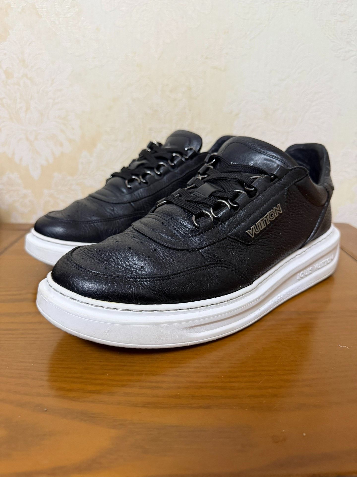 Louis Vuitton Louis Vuitton Black Lowtop Sneakers 41 Men Size US 8.5 / EU 41-42 - 1 Thumbnail