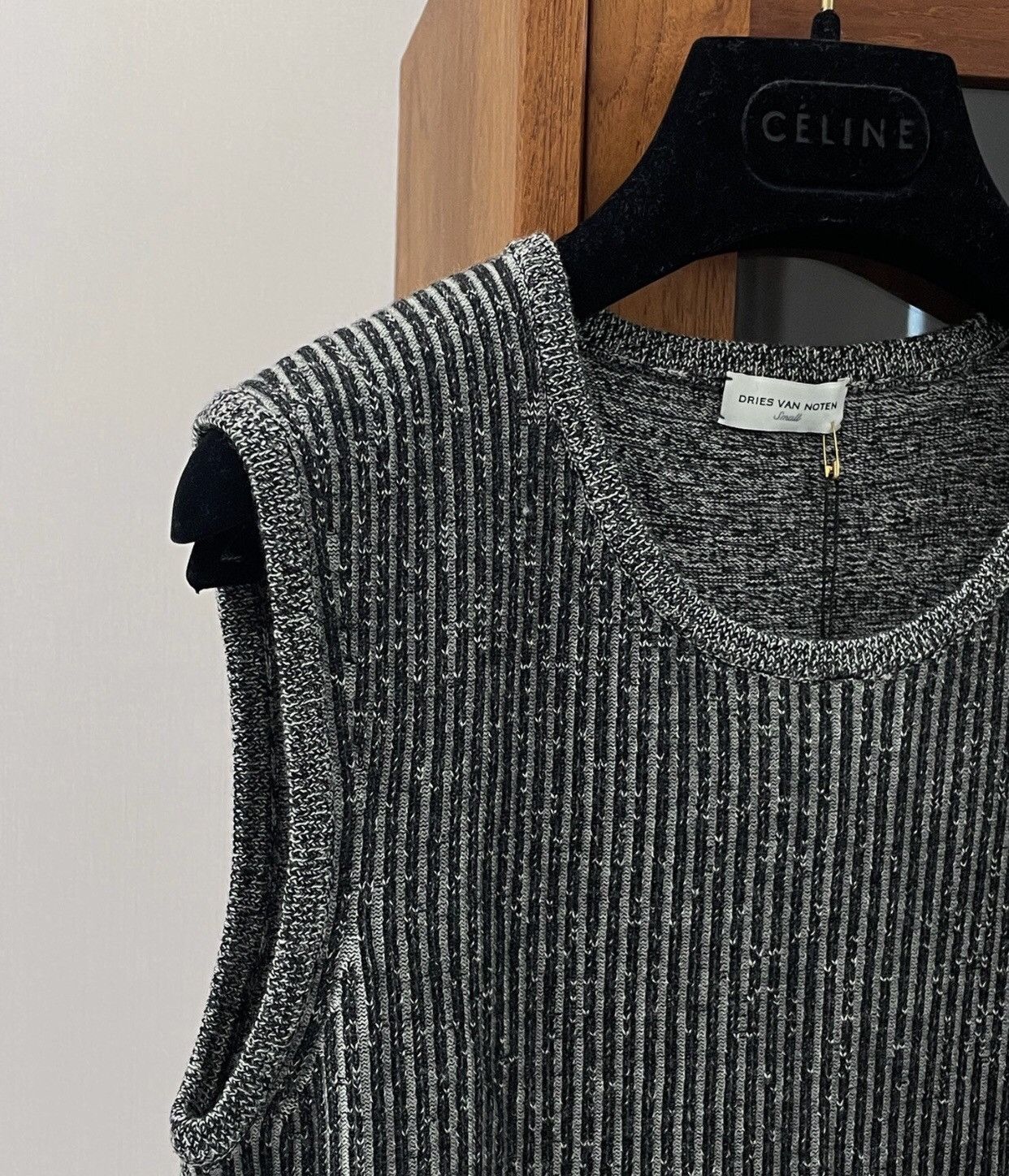 Dries Van Noten Dries van noten Knitted vest 2412-Nextarrow Size US S / EU 44-46 / 1 - 3 Thumbnail