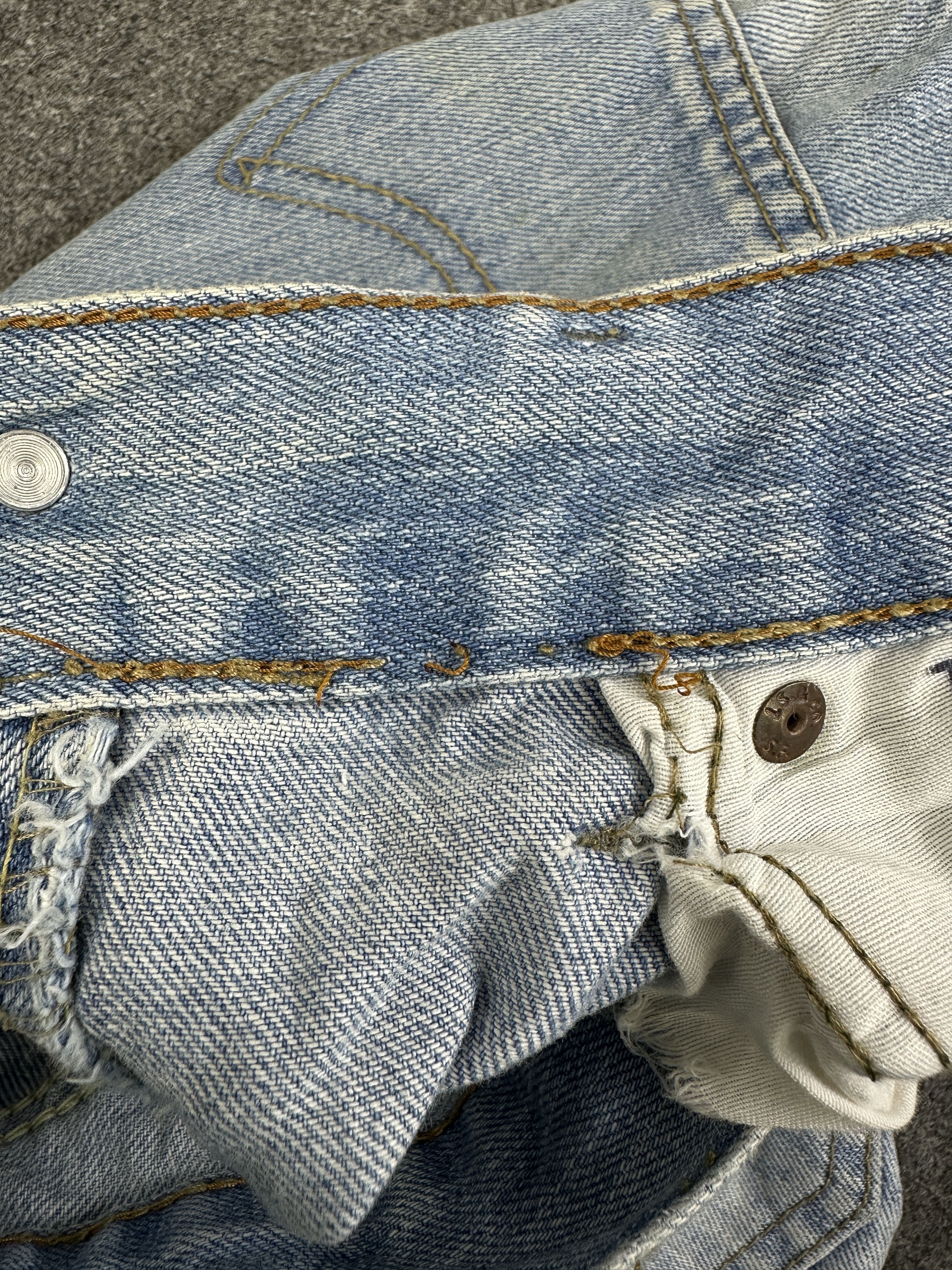 Levi's Vintage Levis 501 Faded Blue Jeans 33x33 S0047 Size US 33 - 7 Thumbnail