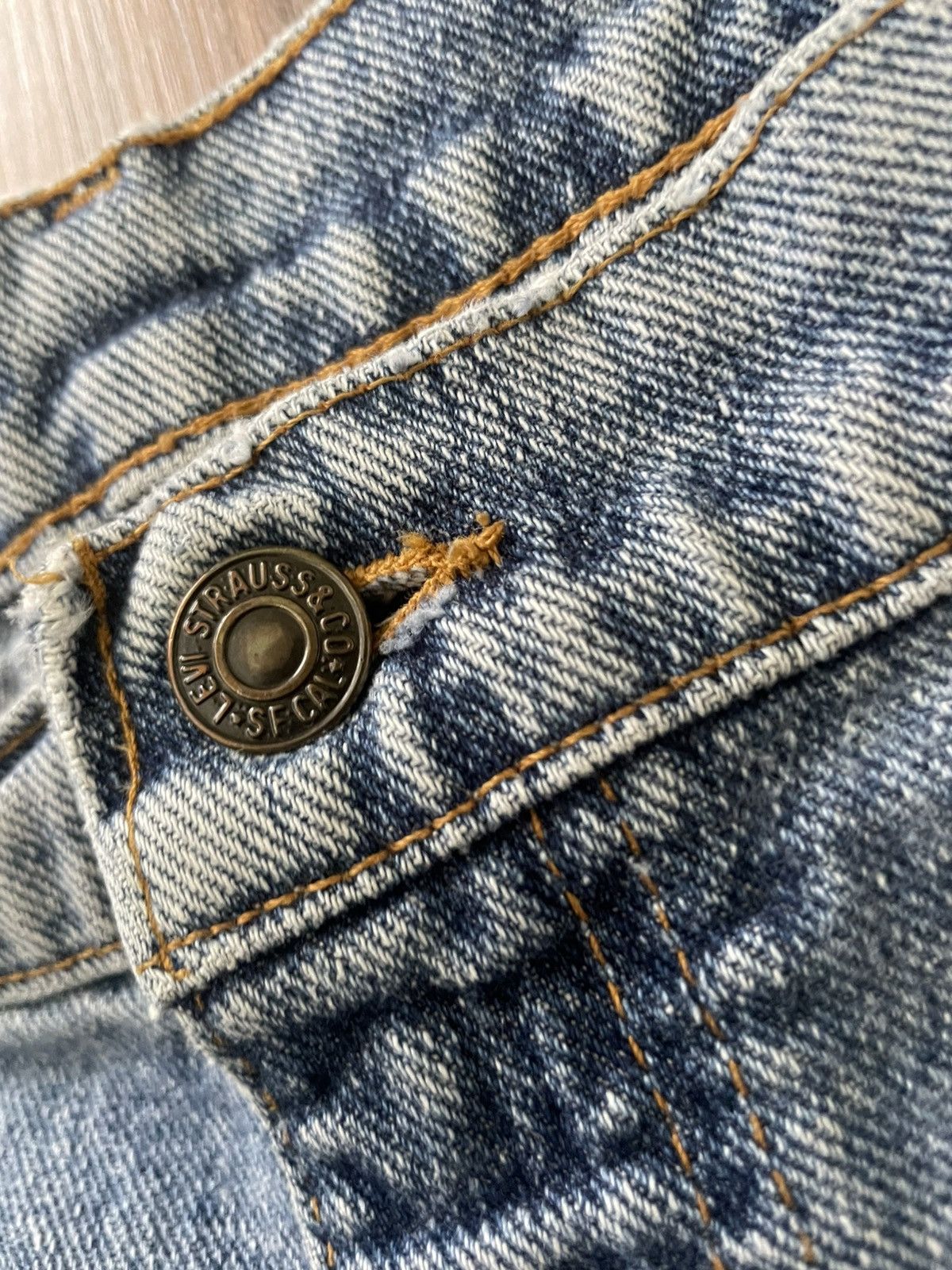 Vintage 90’s Levi Jean Shorts (Brown Tag) Size US 36 / EU 52 - 2 Thumbnail