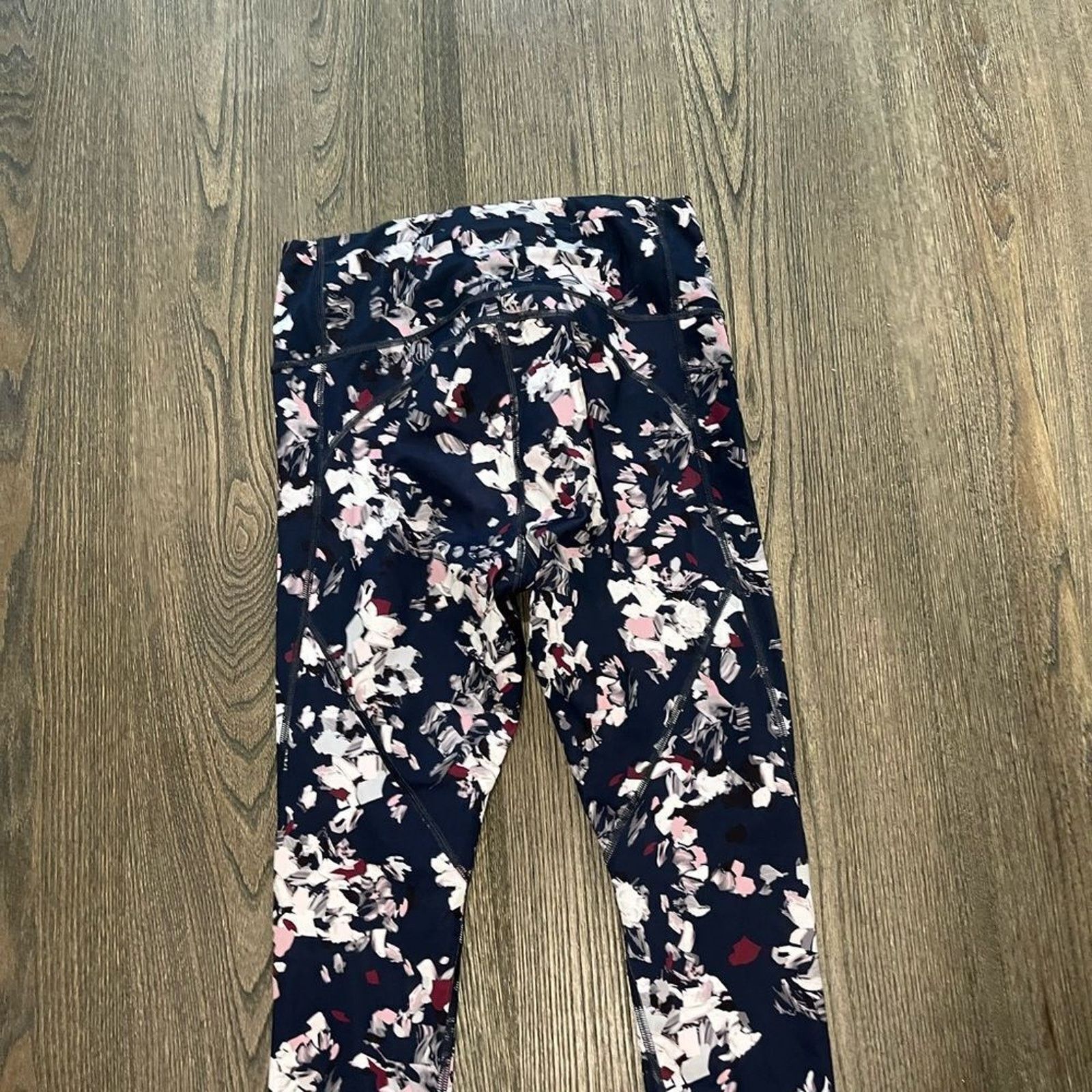 Athleta Athleta Challenge Bloom 7/8 Tight Leggings Navy Pink Floral Size 26" / US 2 / IT 38 - 10 Thumbnail