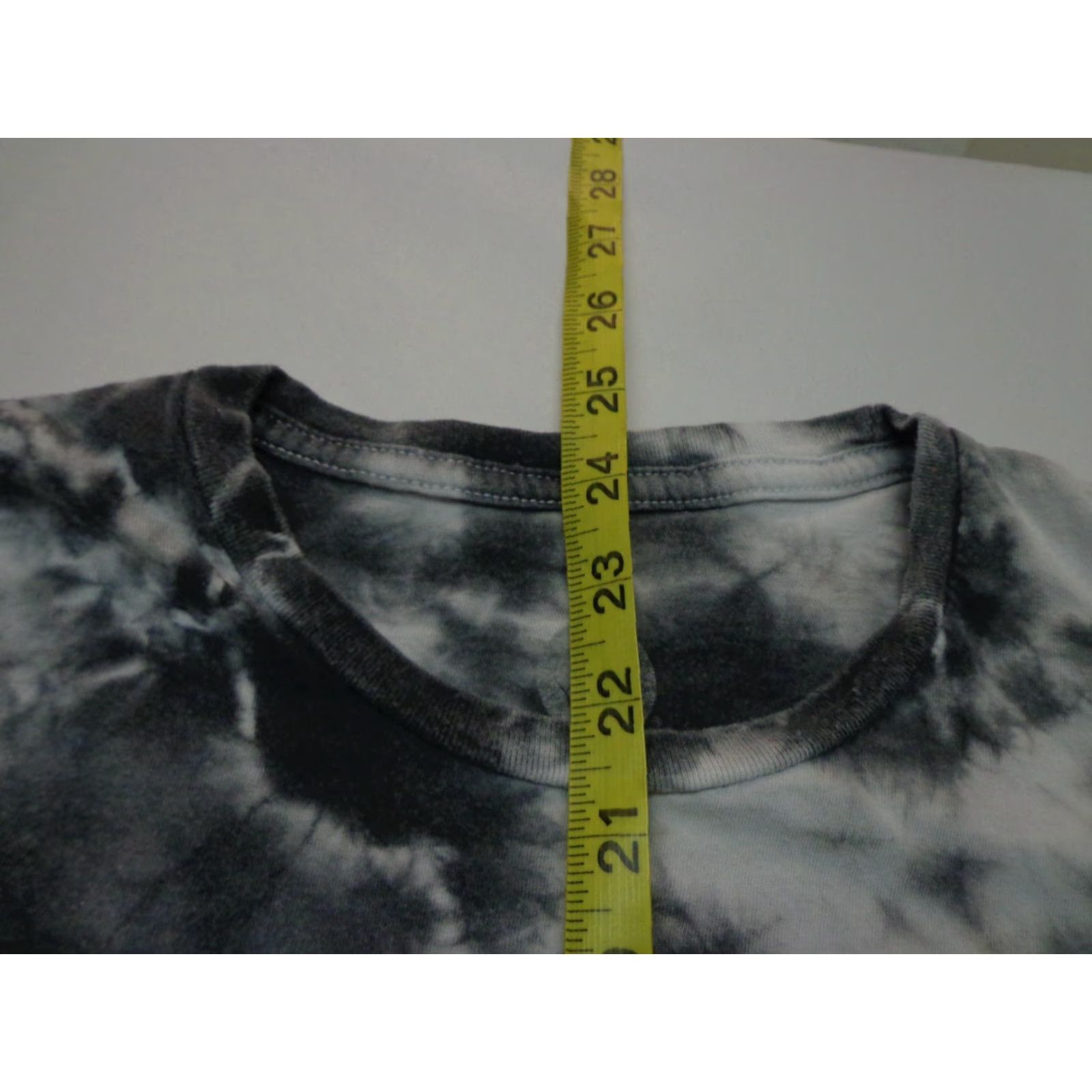 Vintage Buc-ee's T-Shirt Short Sleeve XL Black Cotton Men "Just Here for the Snacks" Tie Dye Size US XL / EU 56 / 4 - 7 Thumbnail
