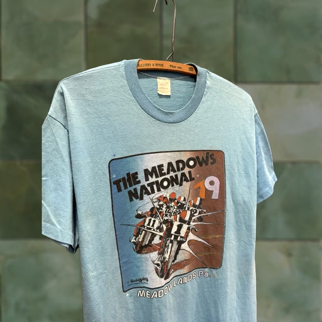 Vintage VINTAGE 1979 Meadowlands Flat Track AMA Motorcycle Racing Blue Tee Shirt XL Mens Cotton 1970s Size US XL / EU 56 / 4 - 1 Thumbnail