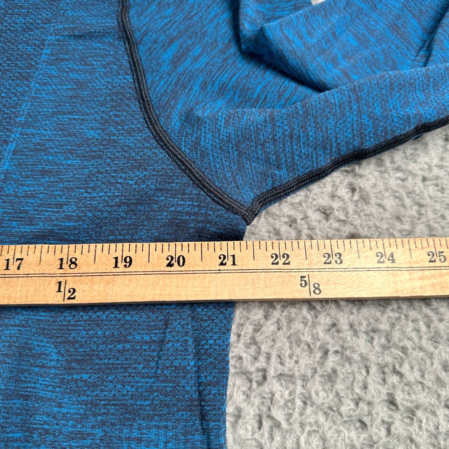 Lululemon Lululemon Long Sleeve Shirt Mens XL Blue Heather Thumbhole Pullover Raglan Crew Neck Pullover Shirt Raglan Heathered Vintage No Size US XL / EU 56 / 4 - 7 Thumbnail