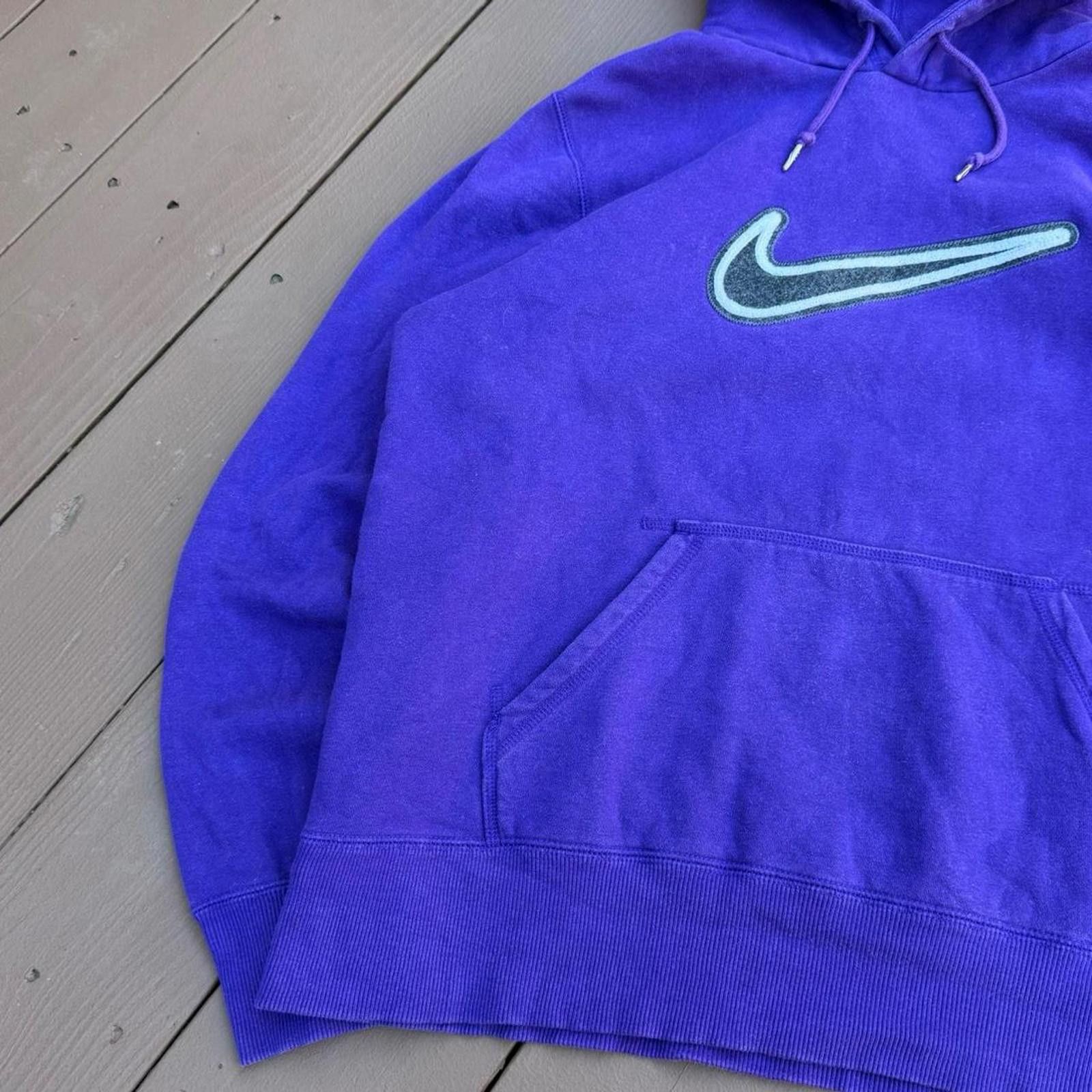 Nike Vintage Y2K Nike Chenille Embroidered Swoosh Purple Hoodie Size US L / EU 52-54 / 3 - 3 Thumbnail