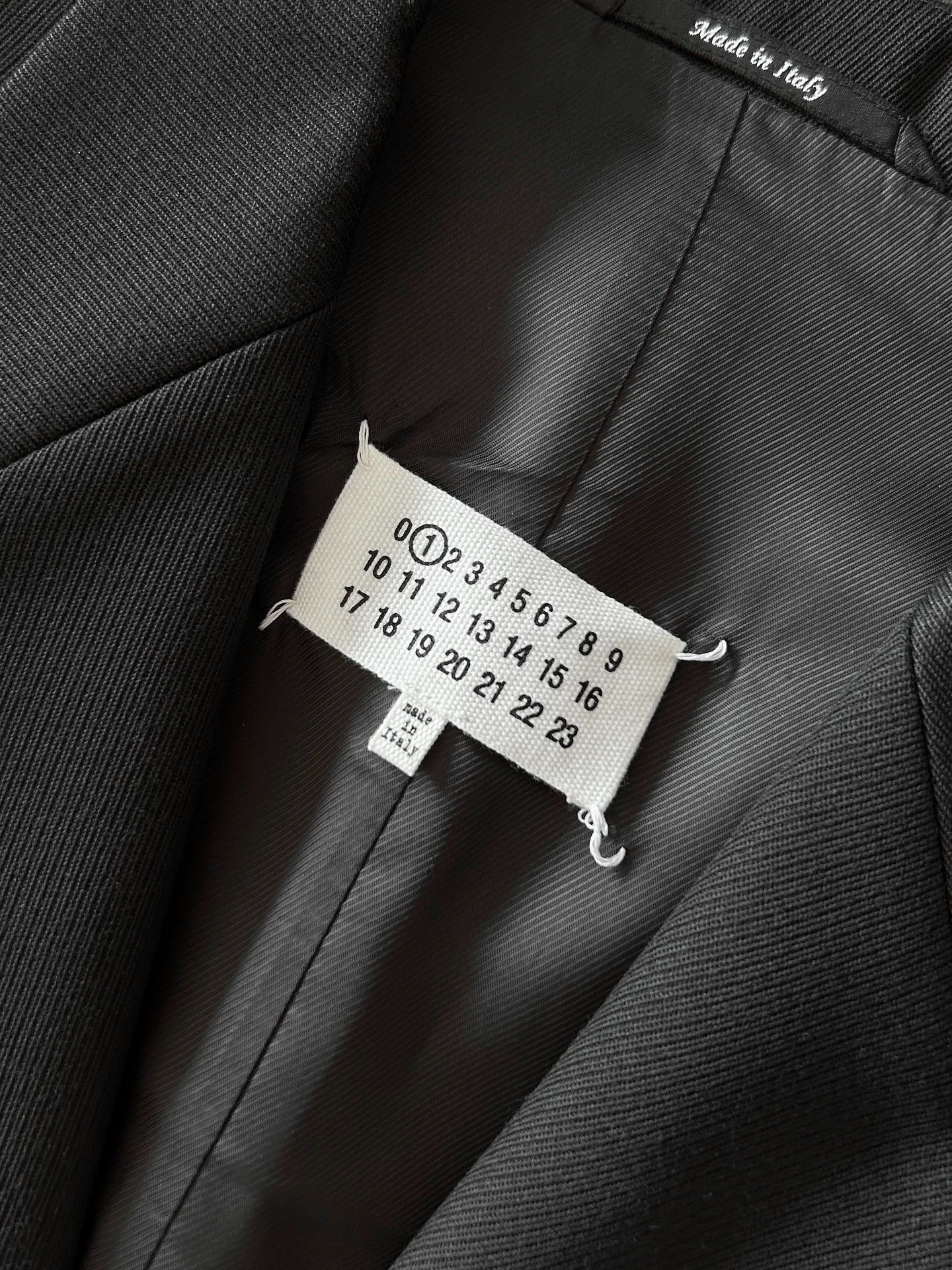 Maison Margiela Maison Margiela A/W17 Color-Blocked Waistcoat Black Size S / US 4 / IT 40 - 5 Thumbnail