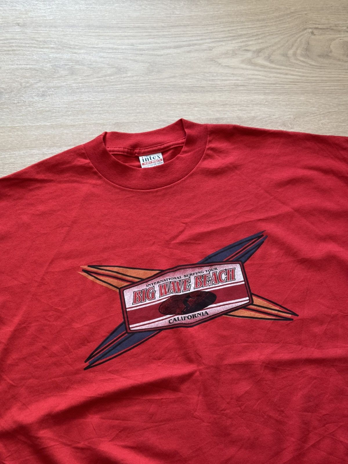Vintage Vintage 00’s Big Wave Beach Intern. Surfing Tour T-Shirt Size US XL / EU 56 / 4 - 2 Thumbnail