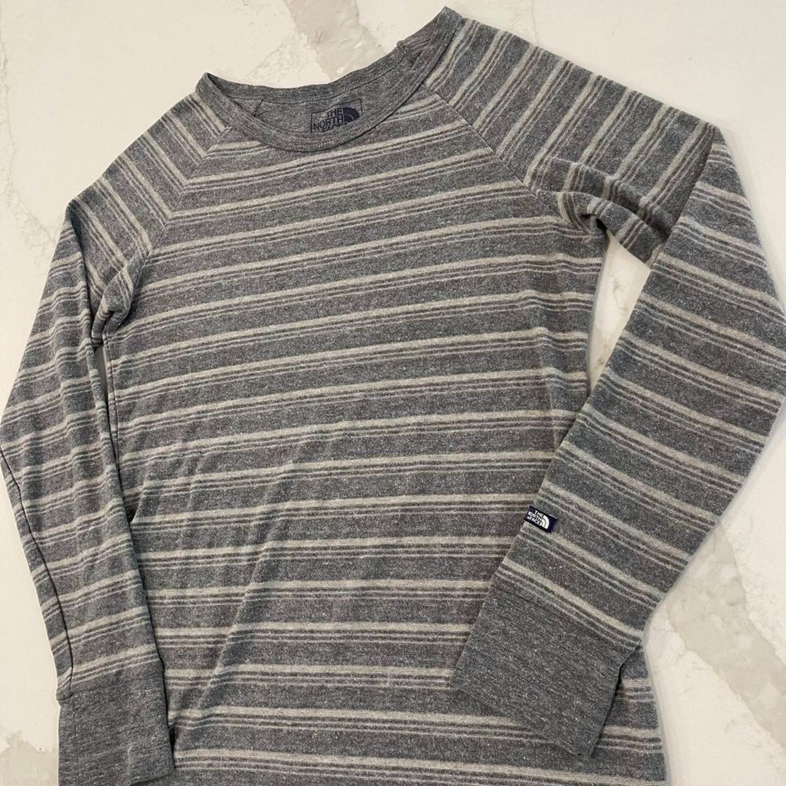 The North Face The North Face Gray Long Sleeve Top/ Dress Women's Medium Size M / US 6-8 / IT 42-44 - 2 Thumbnail