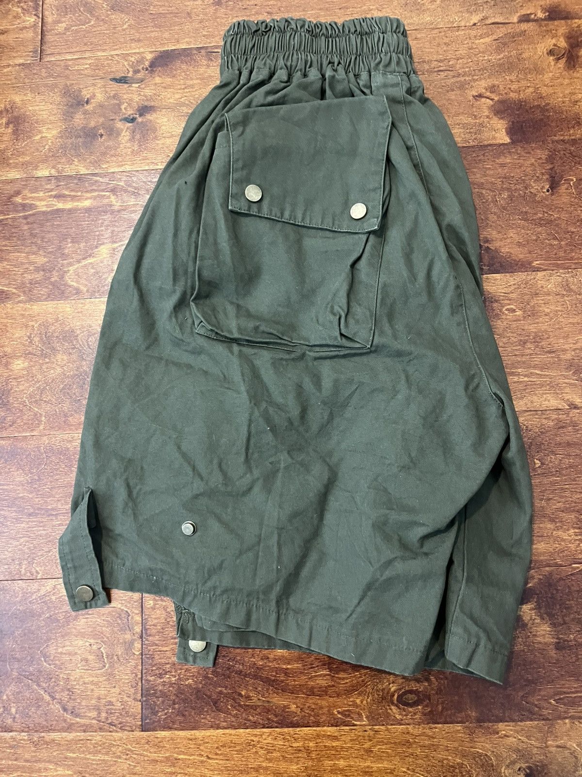Other Olive Multi Cargo Shorts (Size medium) Size US 32 / EU 48 - 7 Thumbnail