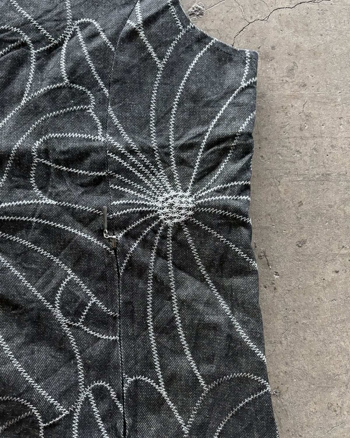 Comme des Garcons Issey Miyake Style Gabin Floral Embroidery Denim Vest Size US M / EU 48-50 / 2 - 2 Thumbnail
