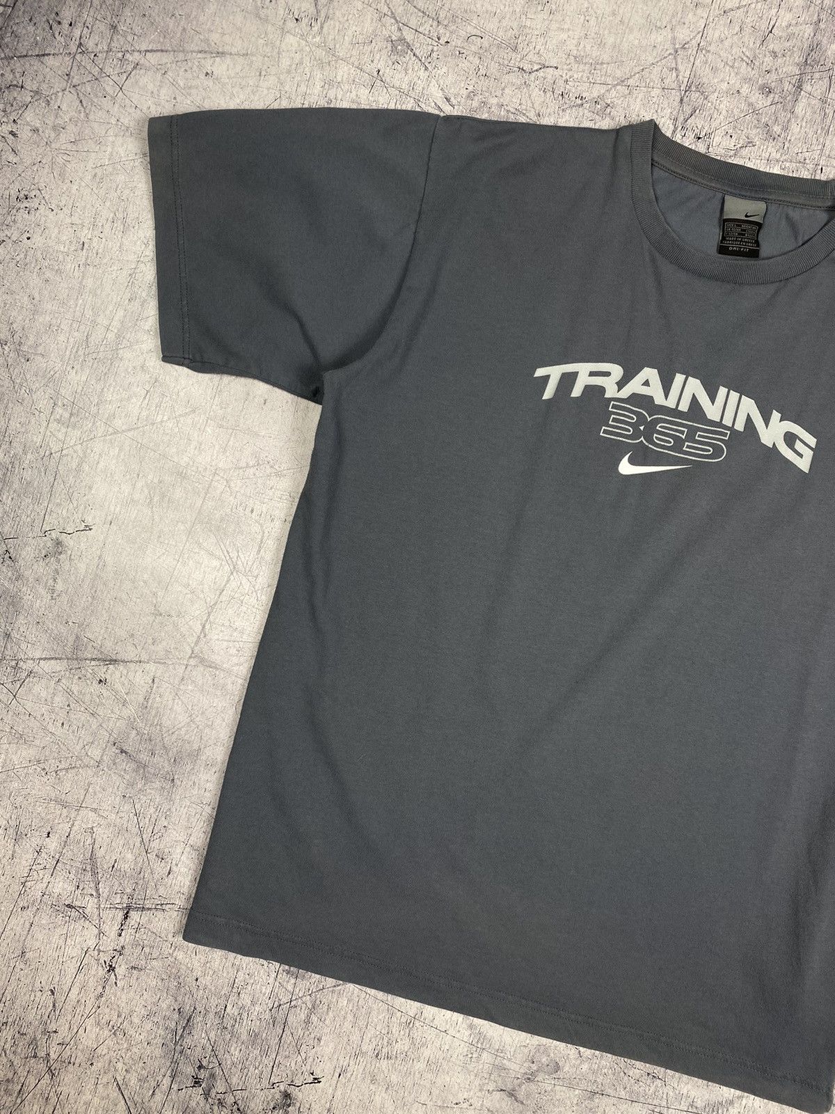 Nike × Vintage Vintage Nike Training 365 Center Logo Tee Size US L / EU 52-54 / 3 - 4 Thumbnail