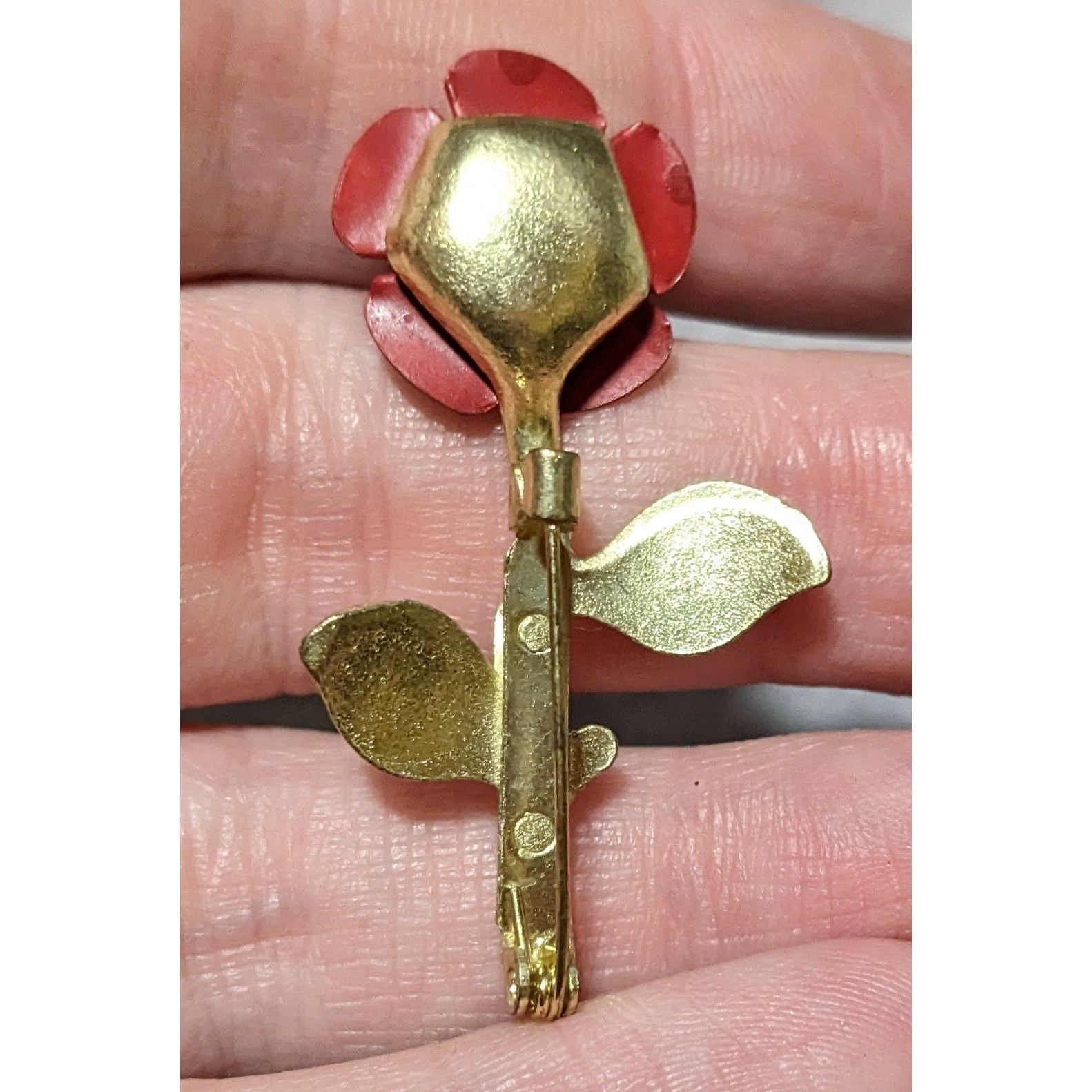 Other Vintage Red And Gold Metal Floral Metal Rose Brooch Size ONE SIZE - 6 Thumbnail