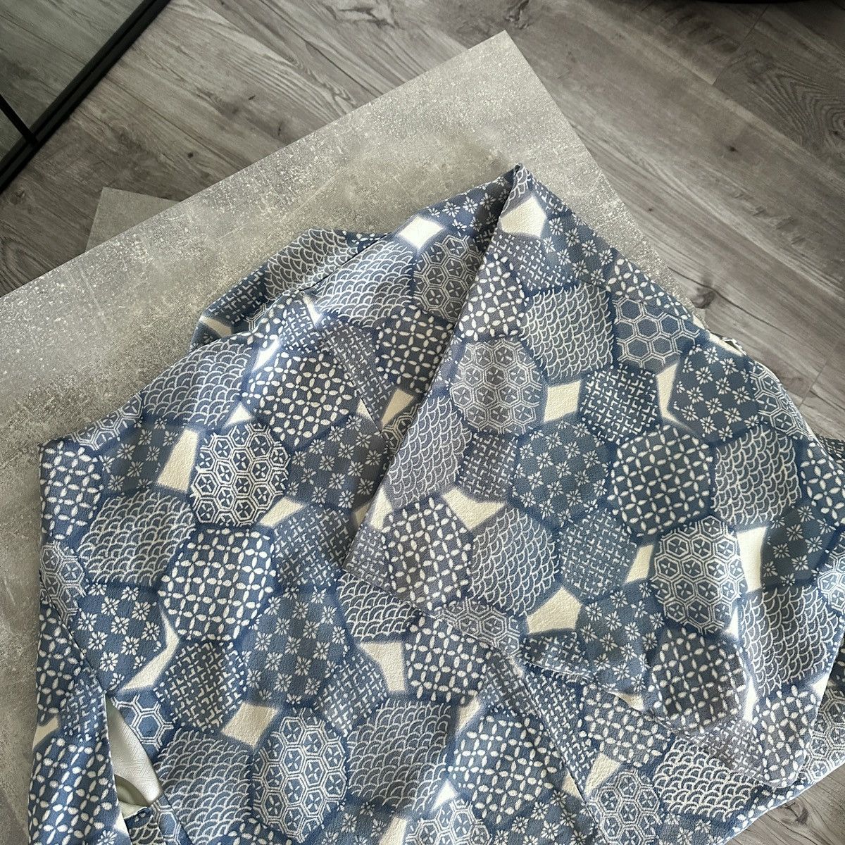 Japanese Brand Vintage 90s Japanese Pure Silk monogram traditional kimono Size US L / EU 52-54 / 3 - 6 Thumbnail