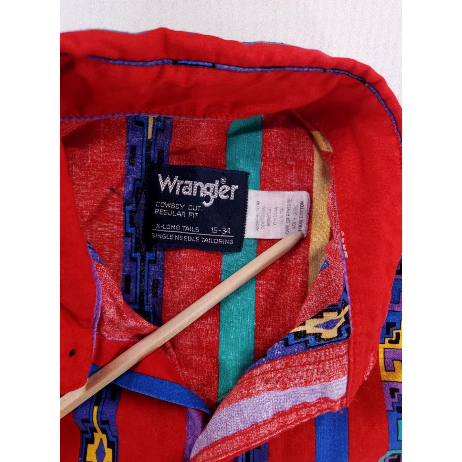 Wrangler Wrangler Button Down Shirt Long Sleeve Red Southwest Aztec Mens 16/34 Men Mens 16 Red Long Sleeve Southwest Aztec Button Down Shirt Wrangler Size US L / EU 52-54 / 3 - 2 Thumbnail