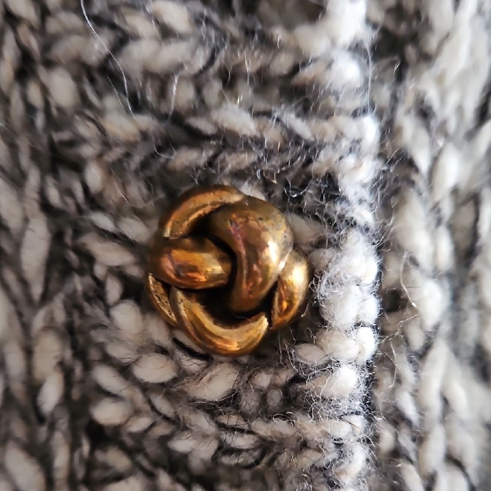Massimo Dutti Massimo Dutti Gray Knit Sweater with Gold Accent size M Size M / US 6-8 / IT 42-44 - 8 Thumbnail