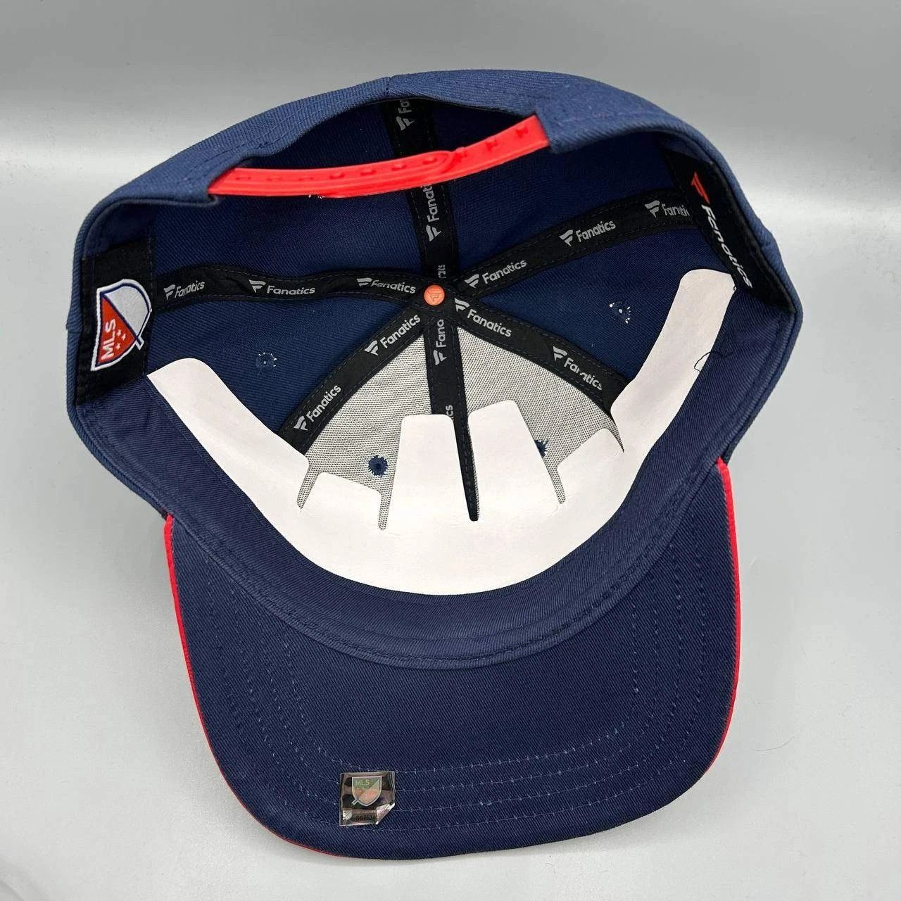 Other Chicago Fire Hat Men Embroidered Fanatics Snap Back Cap Size ONE SIZE - 2 Thumbnail