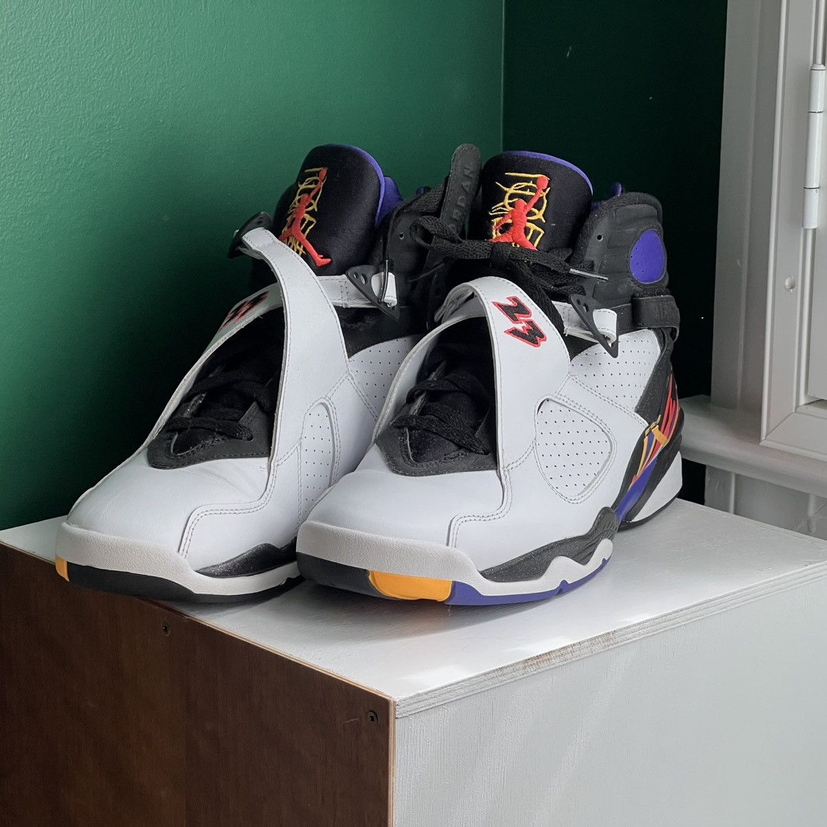Nike Jordan 8 Retro Three Peat Size US 10 / EU 43 - 2 Thumbnail