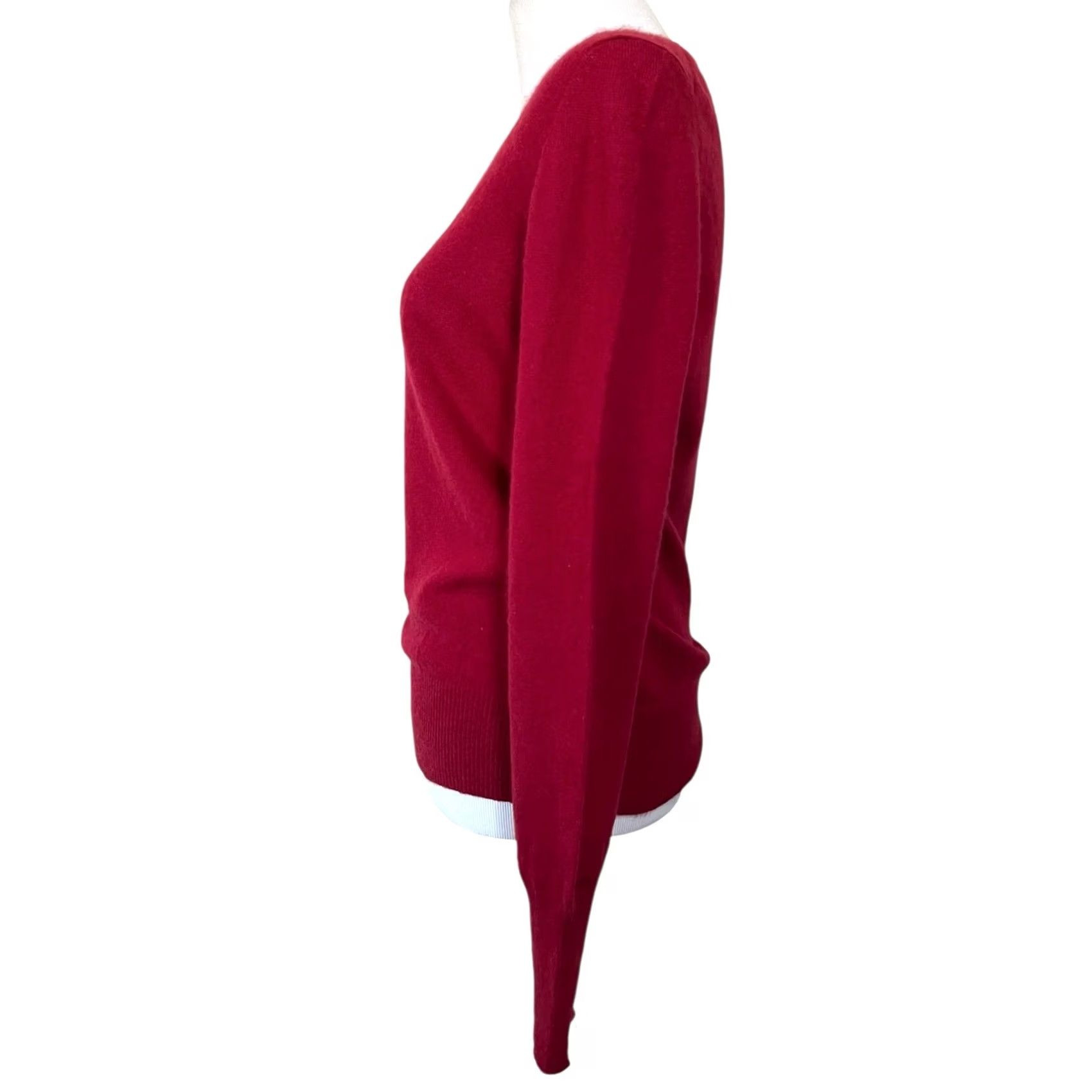Vintage VINTAGE Halogen Red V-Neck Cashmere Sweater Long Sleeve Pullover Women M Size M / US 6-8 / IT 42-44 - 3 Thumbnail