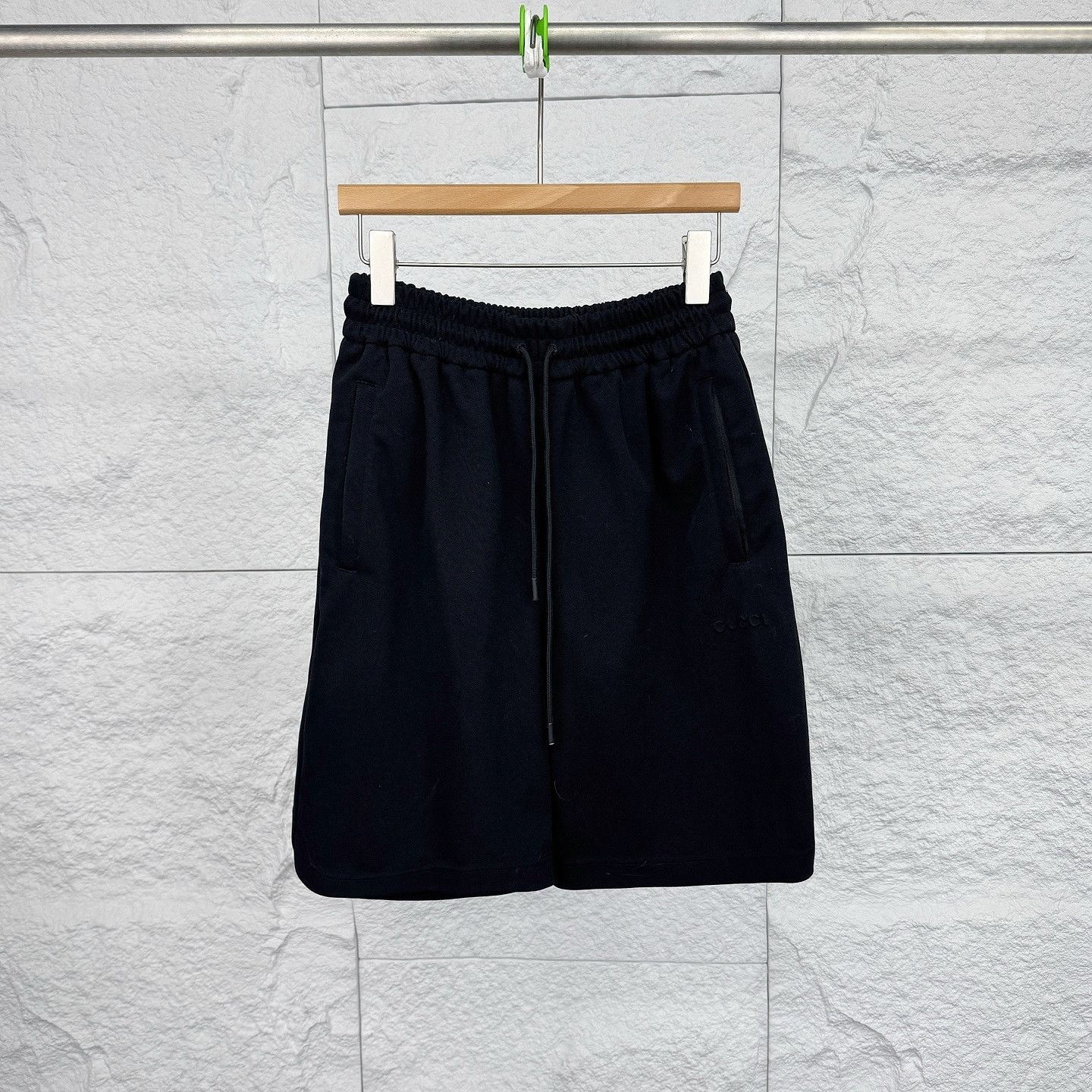 Gucci Gucci Black Logo Shorts Size 28 Size US 28 / EU 44 - 1 Thumbnail