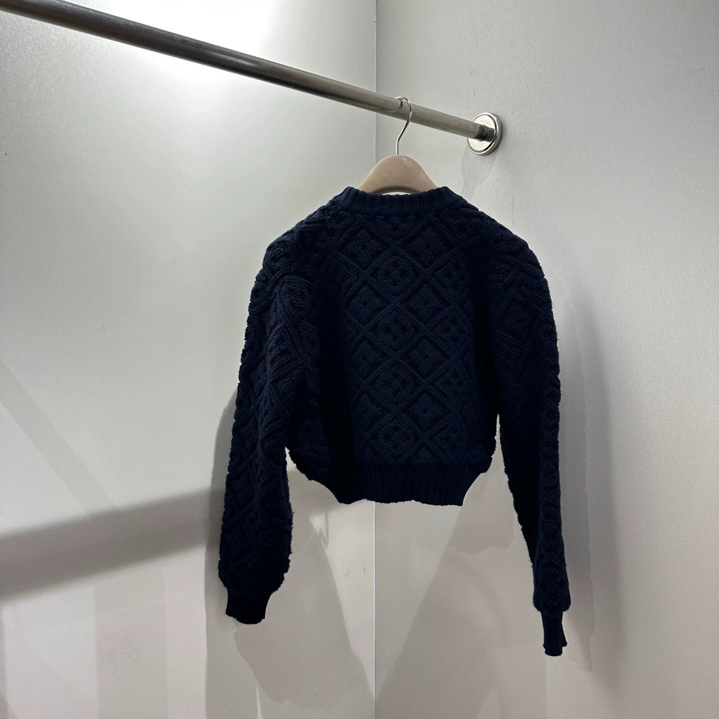 Louis Vuitton Louis Vuitton 25SS Embossed Monogram Wool Knit Cardi S Size S / US 4 / IT 40 - 2 Thumbnail