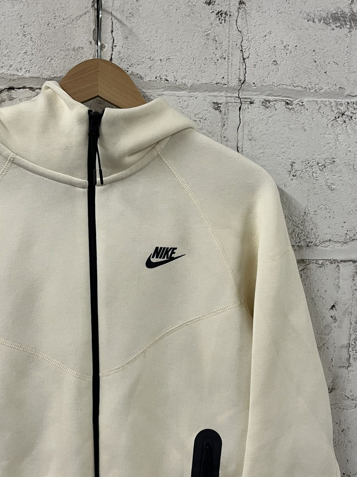 Nike Nike tech zip up hoodie cream colorway streetwear sports Size US S / EU 44-46 / 1 - 6 Thumbnail