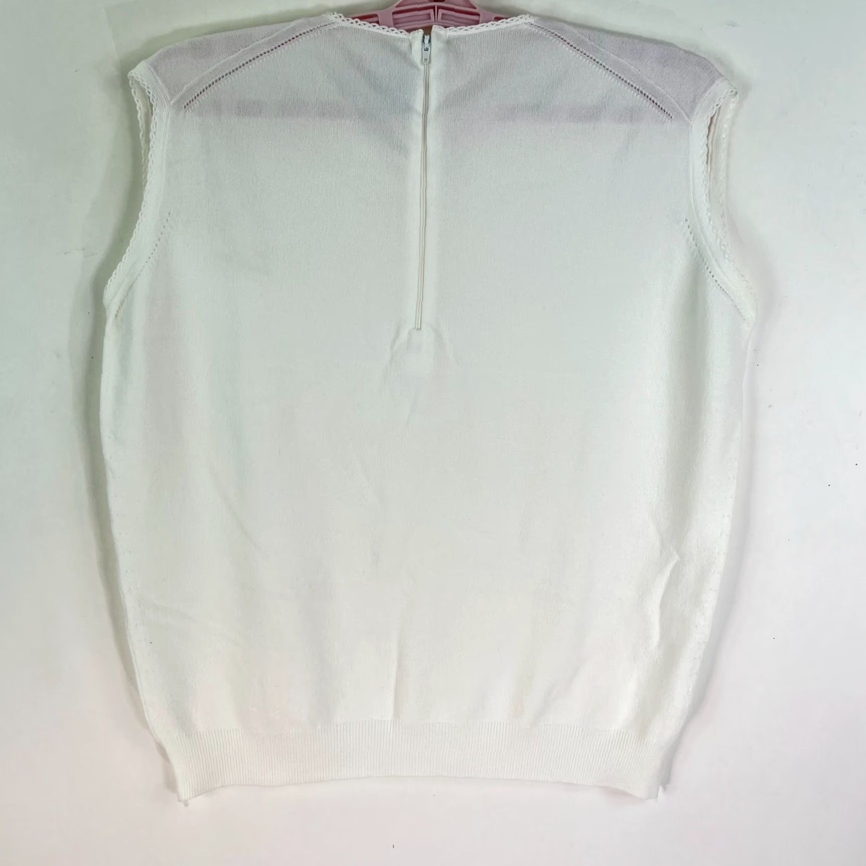 Vintage VINTAGE Designer White Sleeveless Knit Top M Women Zip Contrast Trim Mock Angel Pattern Solid Crochet Round Neck Blouse Fashion Size M / US 6-8 / IT 42-44 - 5 Thumbnail
